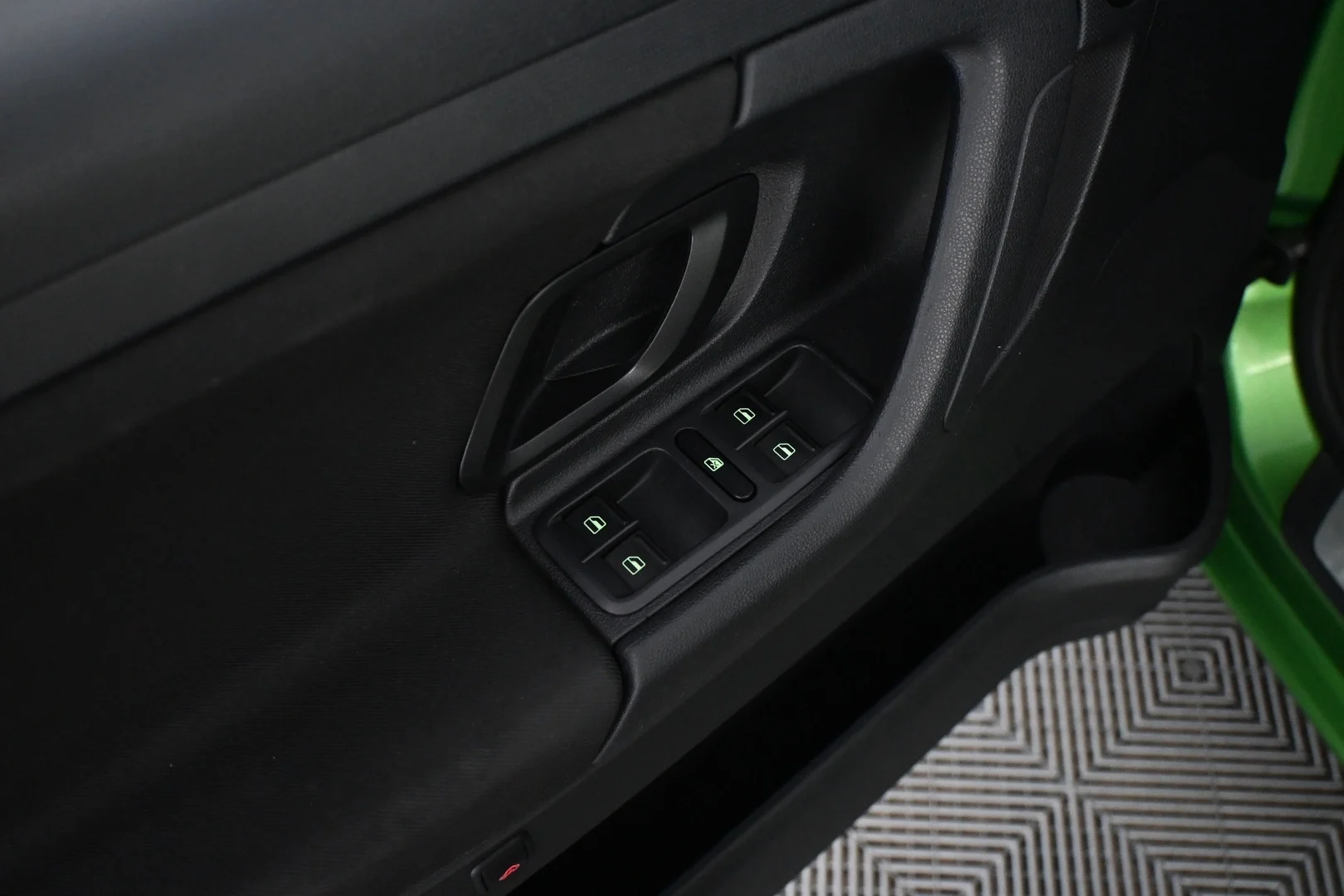 Car Image - 7nxPPHSUyoxNKuDT7phvSk