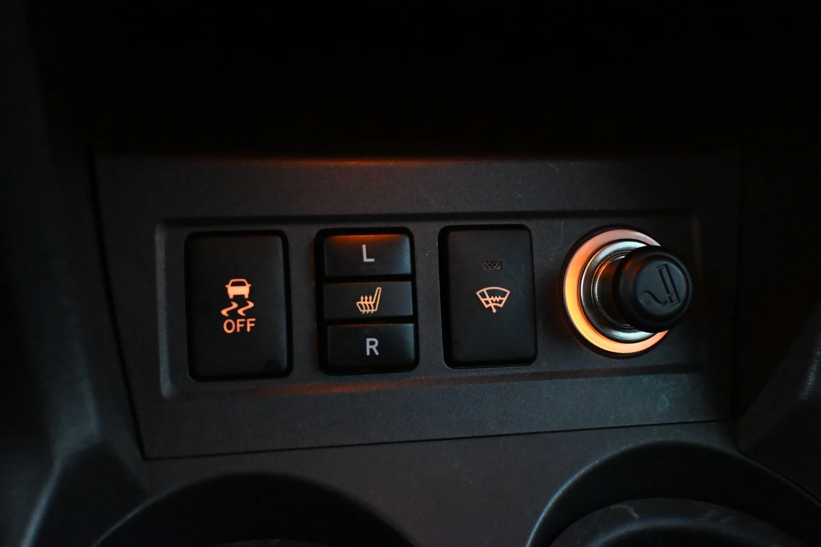 Car Image - 2ACG5E5Jp1gQSAOSYK8VVd