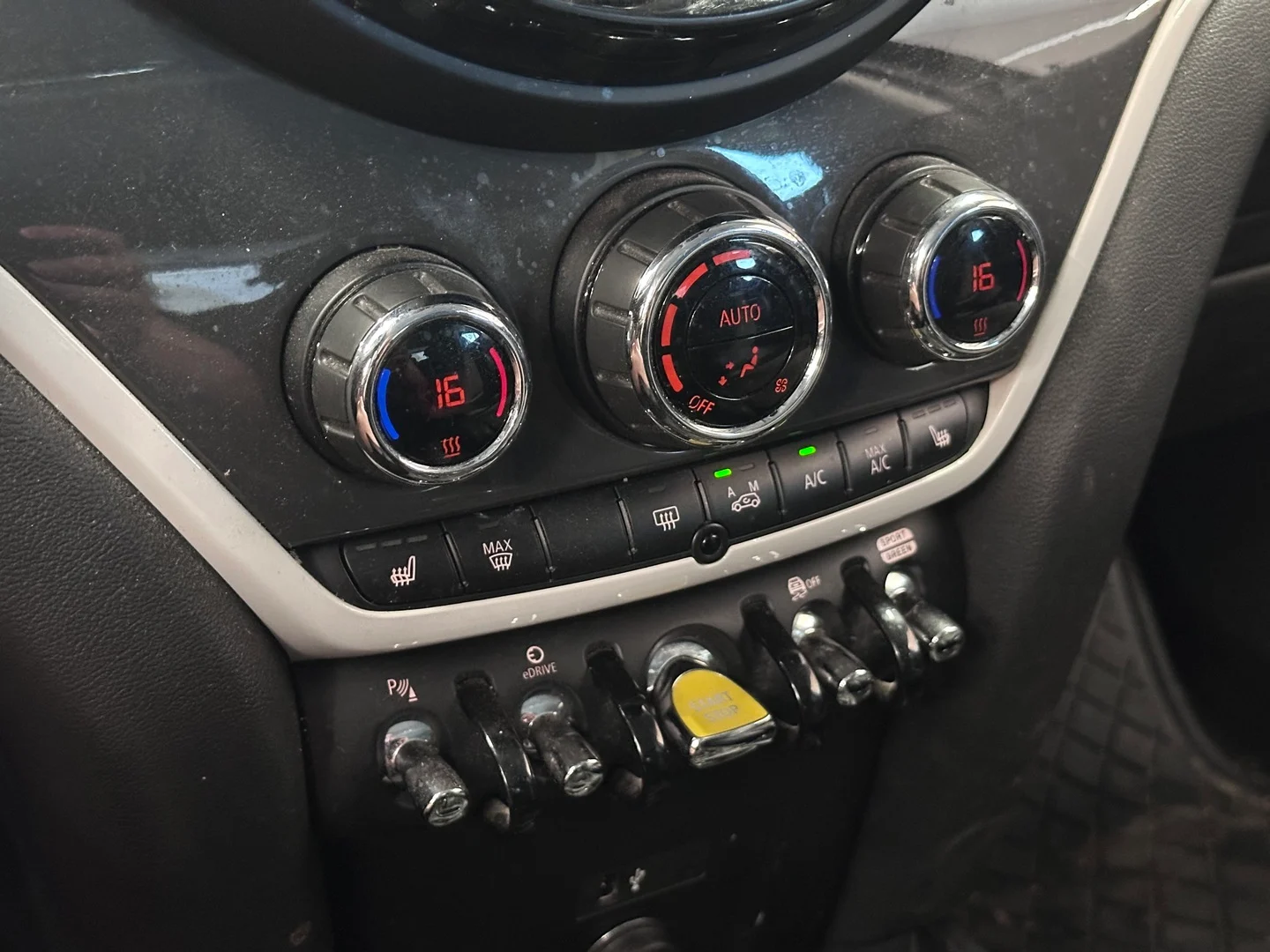 Car Image - 6L1h2K0UcVAehB6d9aBsfY