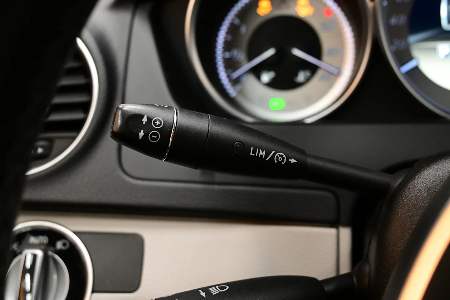 Car Image - 3fWj8c9gbLnb9A818AOroy