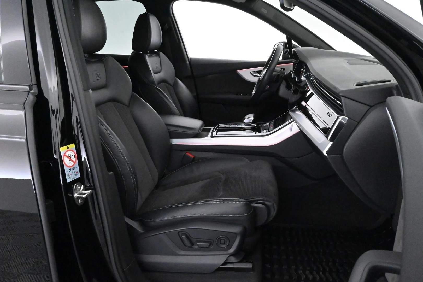Car Image - 5NtqHOEUfpiUMa9xpOzx5c