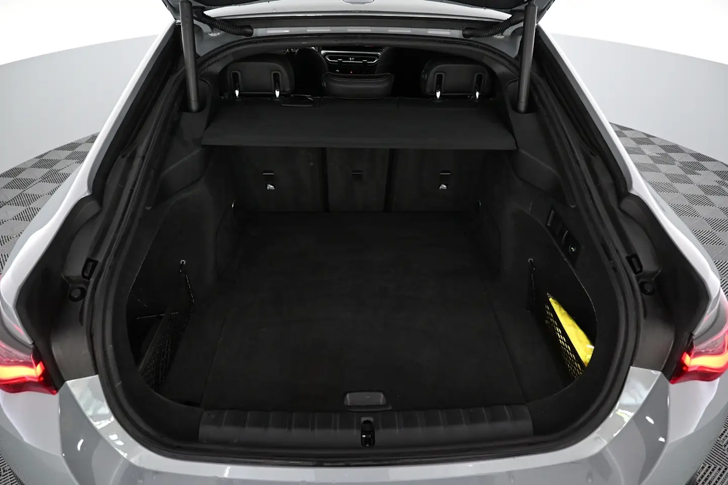 Car Image - cNCH0AfNO4W27wBDvNmzw