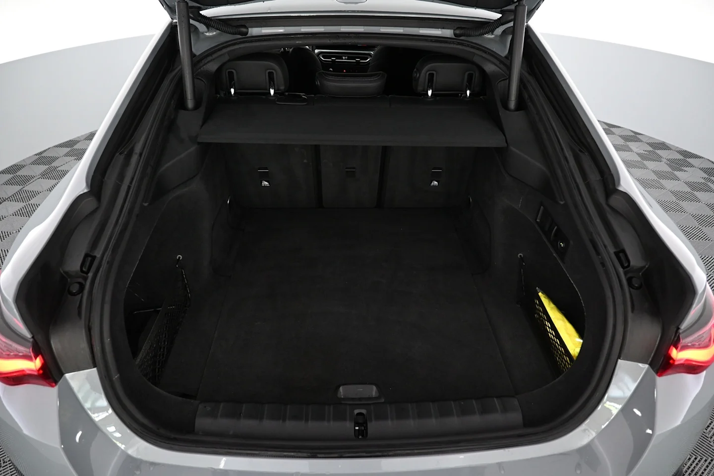 Car Image - cNCH0AfNO4W27wBDvNmzw
