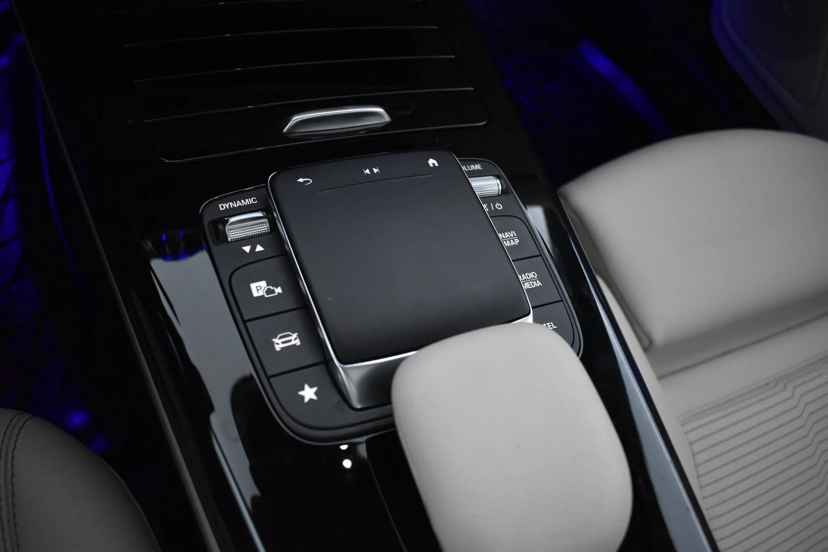 Car Image - 6Cw2L6fHPp6GsKNCLhVjrM