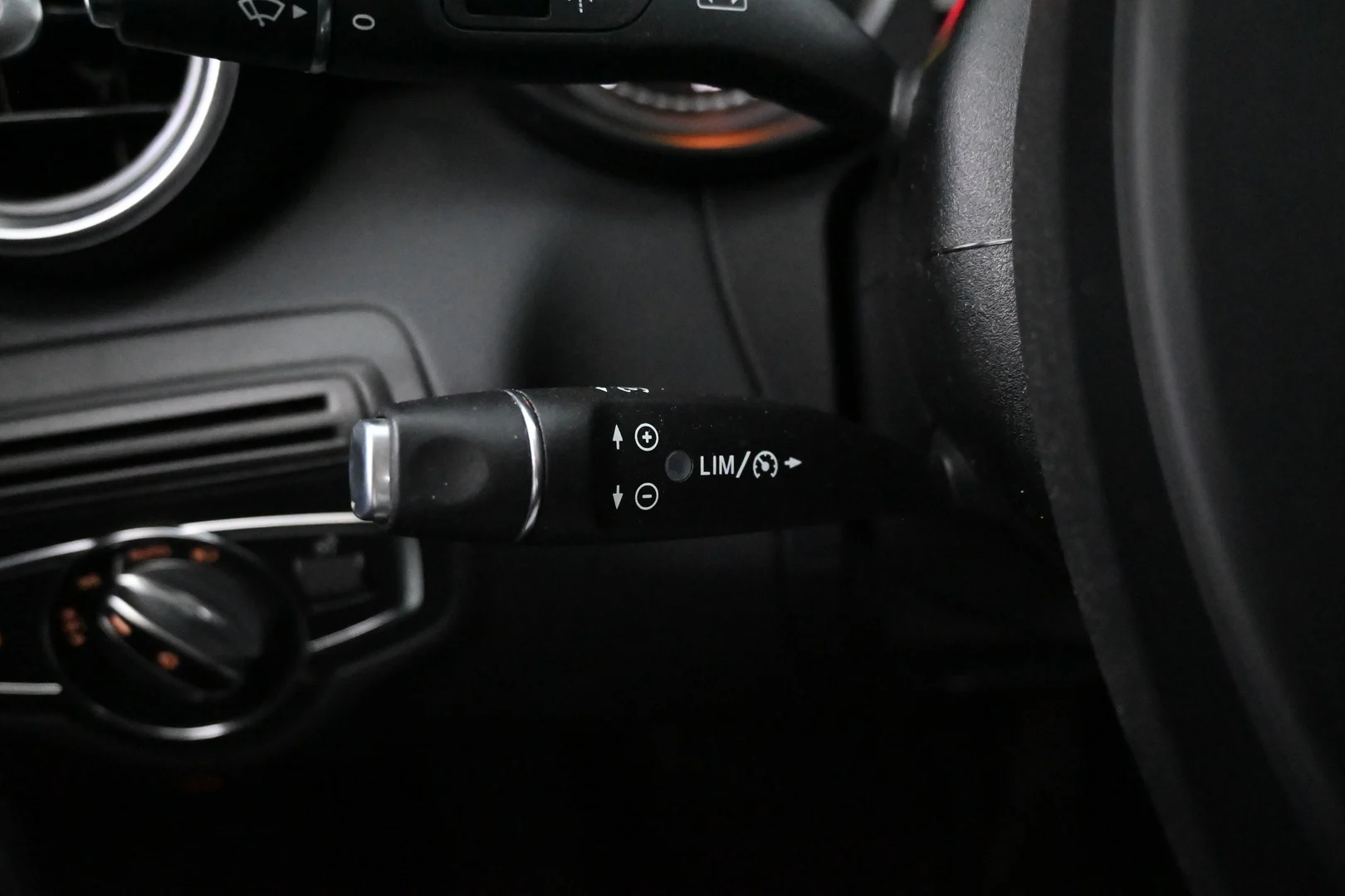 Car Image - 2VnQkCfawQrMLXDjwFy2A1