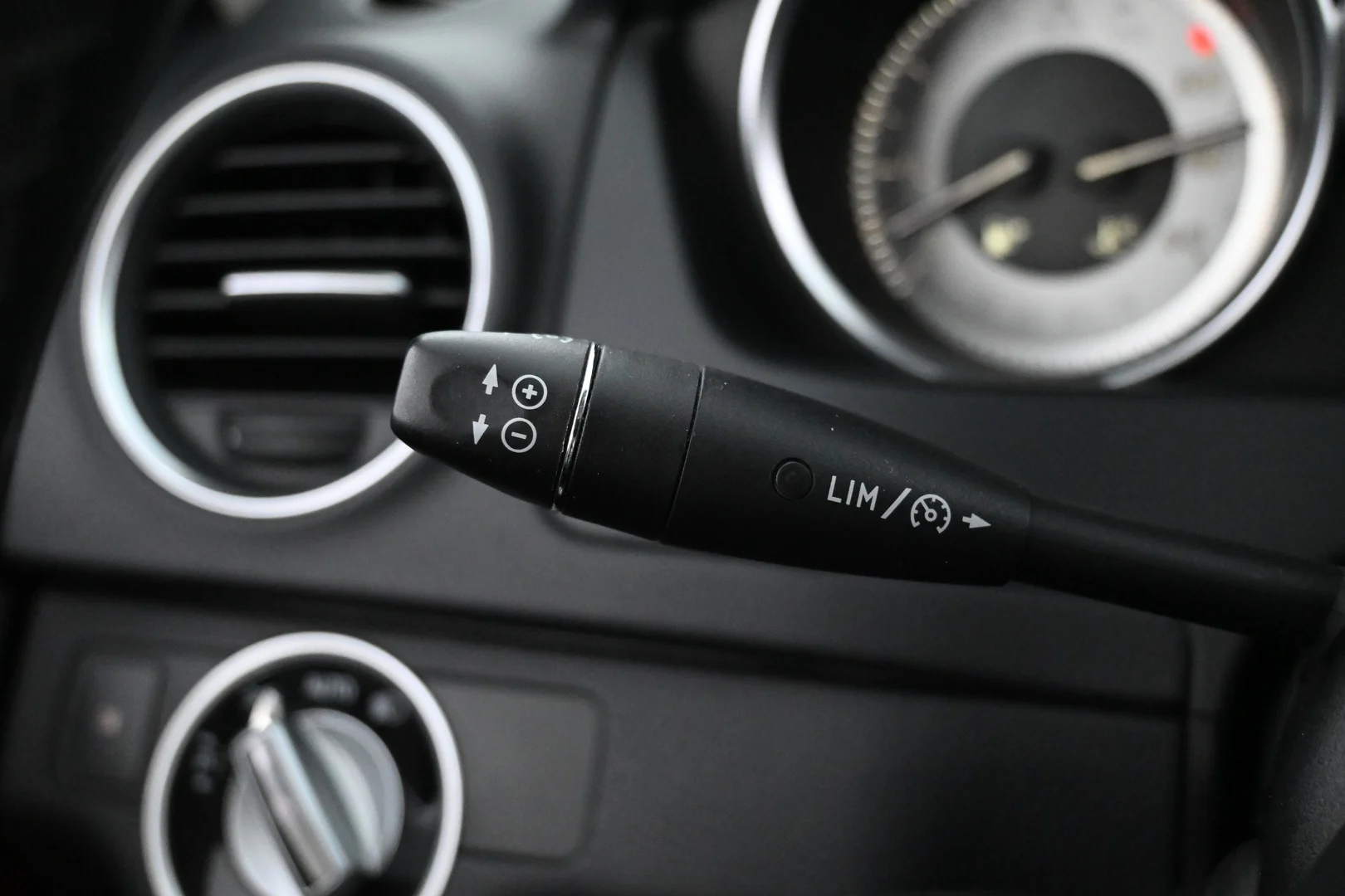 Car Image - 4J4ic9ndNA8BPlkPSetw9P