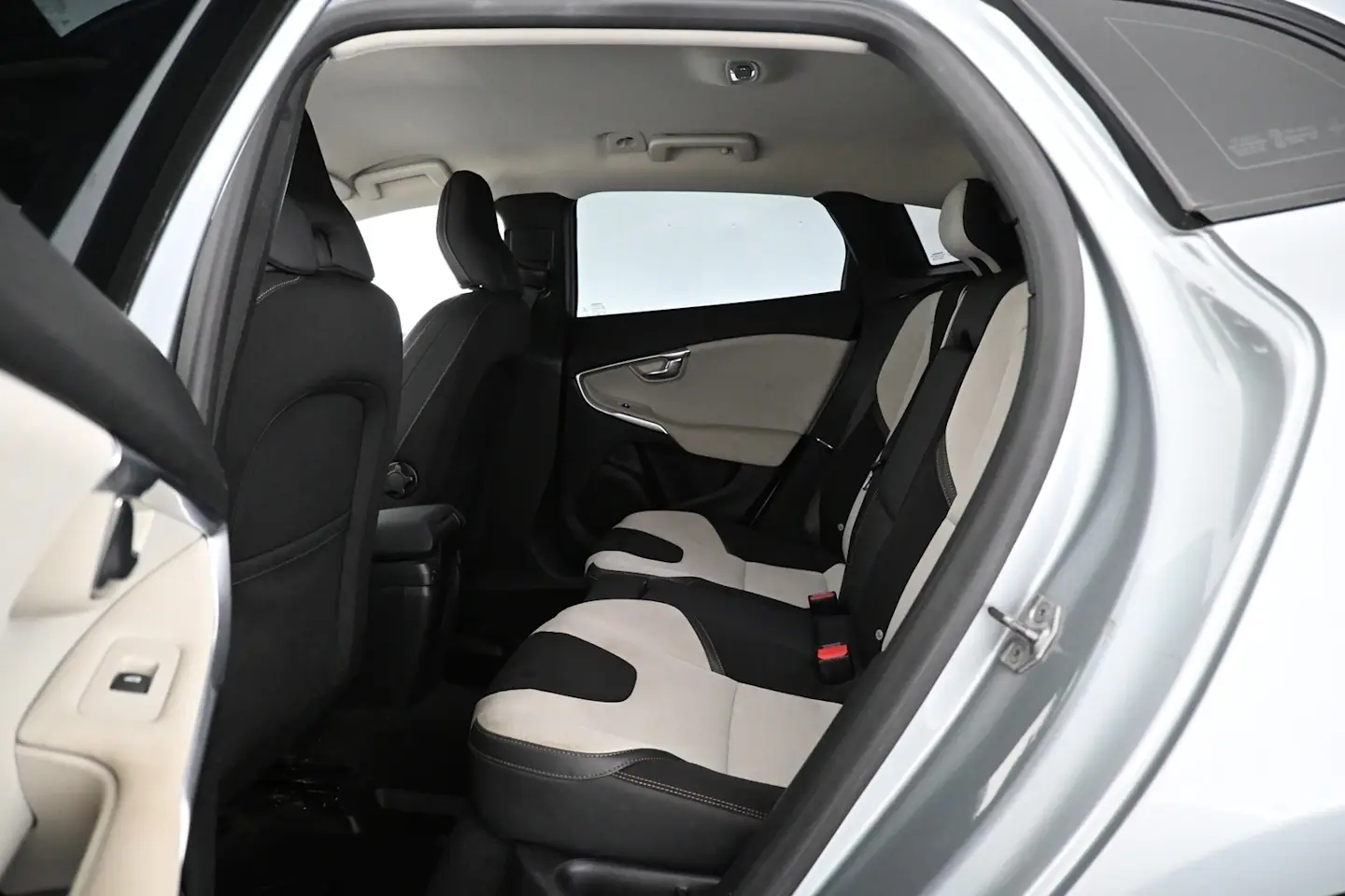 Car Image - xpyeLHHjzyQDfsvrv81JH