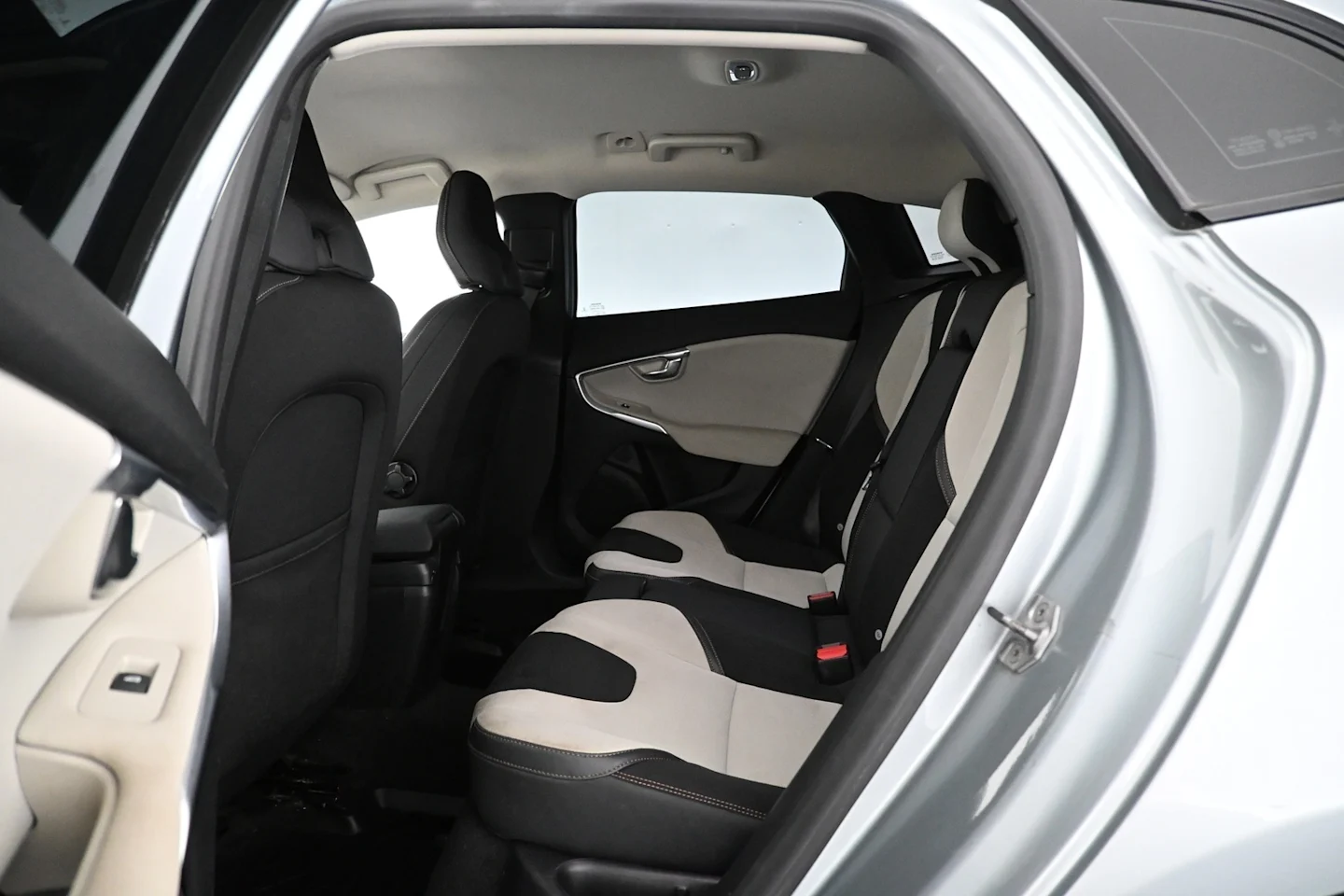 Car Image - xpyeLHHjzyQDfsvrv81JH