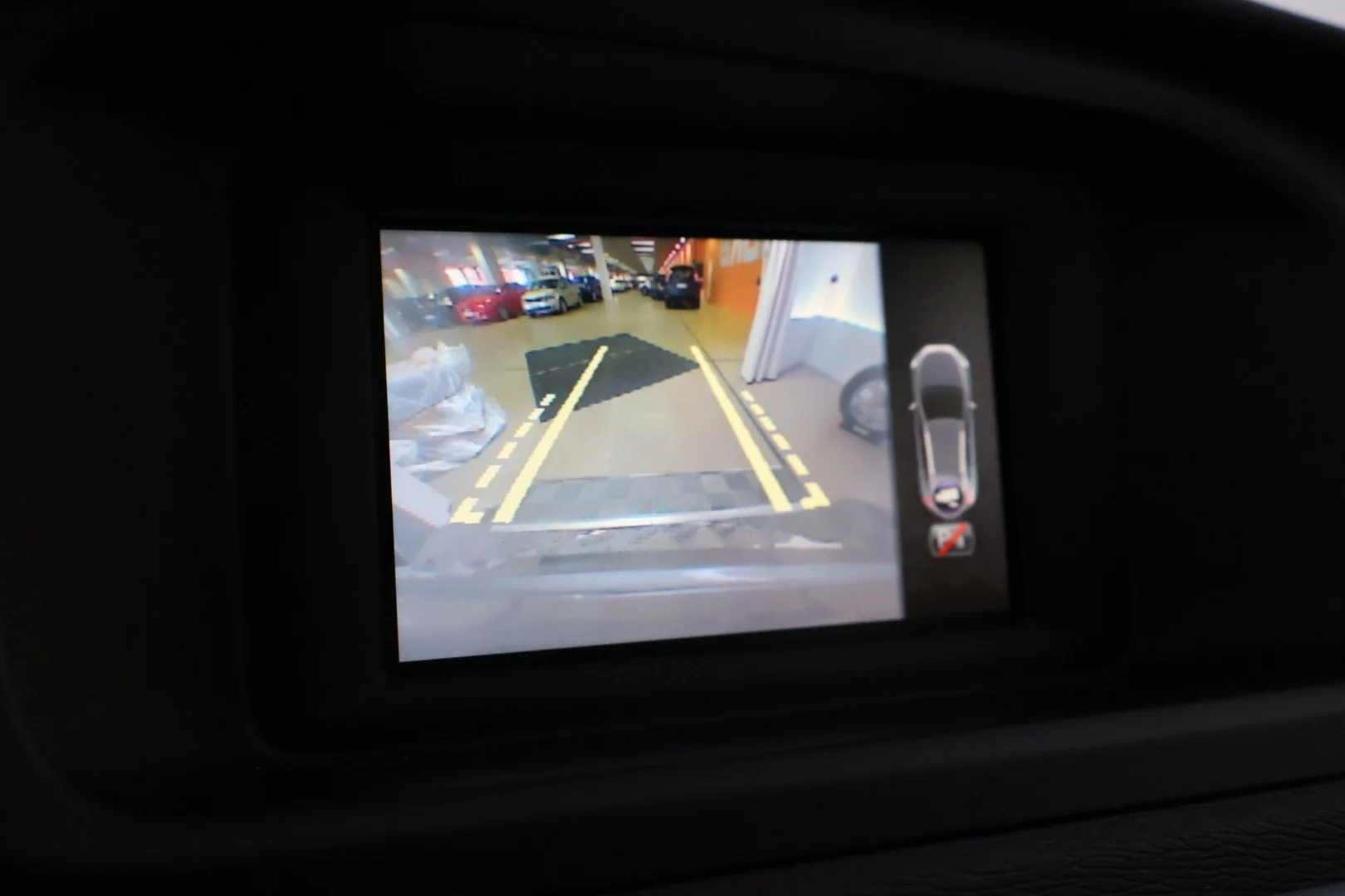 Car Image - 2zCMPNNWZ7Lui3bAobCoV0