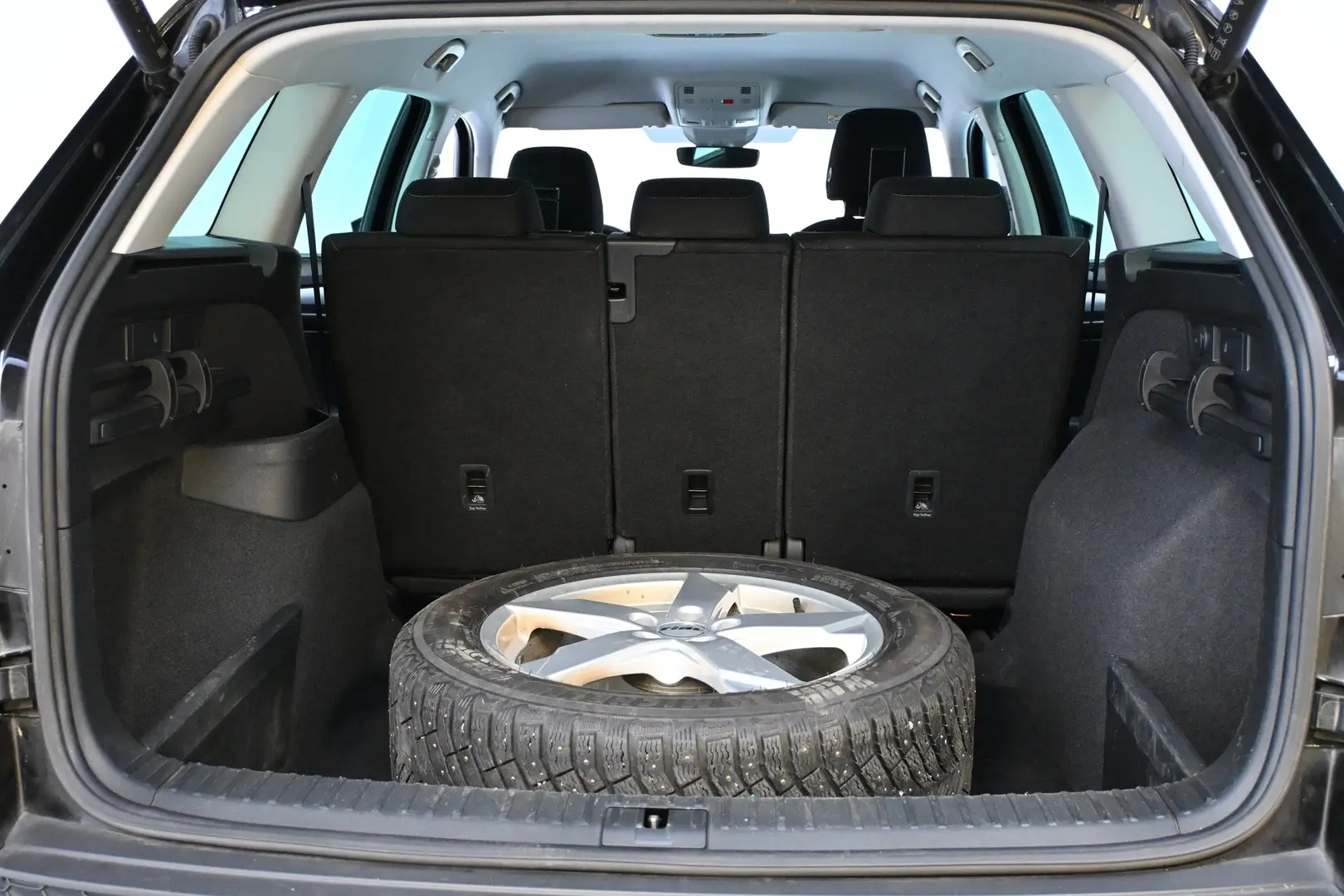 Car Image - DGrYJlhGvayohqvBv4is8