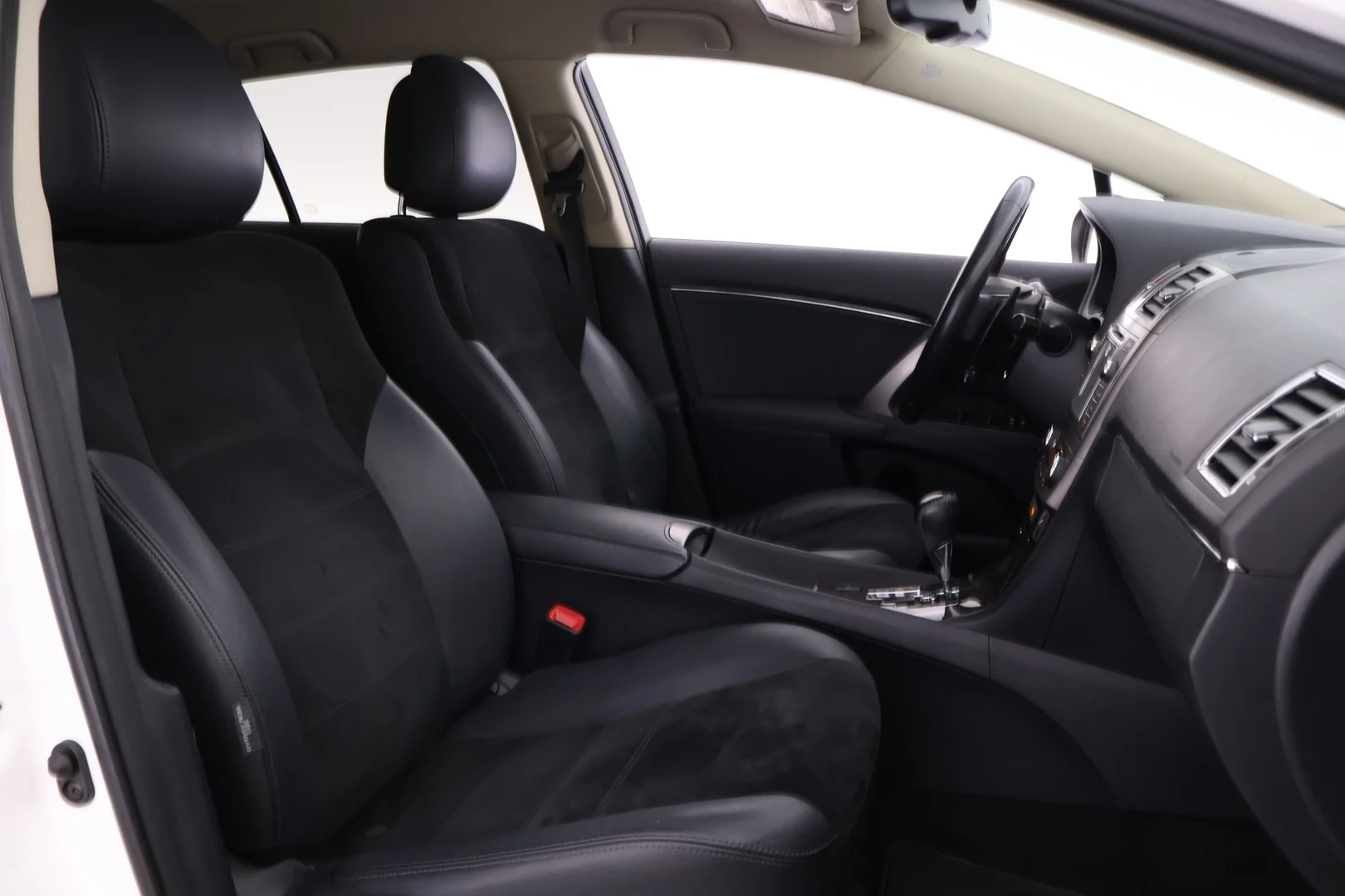 Car Image - Elyfe4bzUJAyDkmMQUpMU