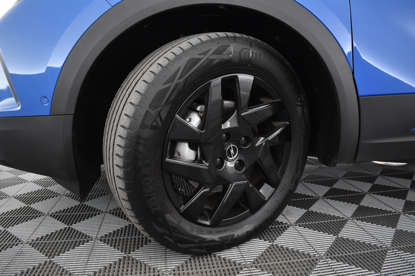 Car Image - 7vgLuoUfPqdP2bYsSUDxRs
