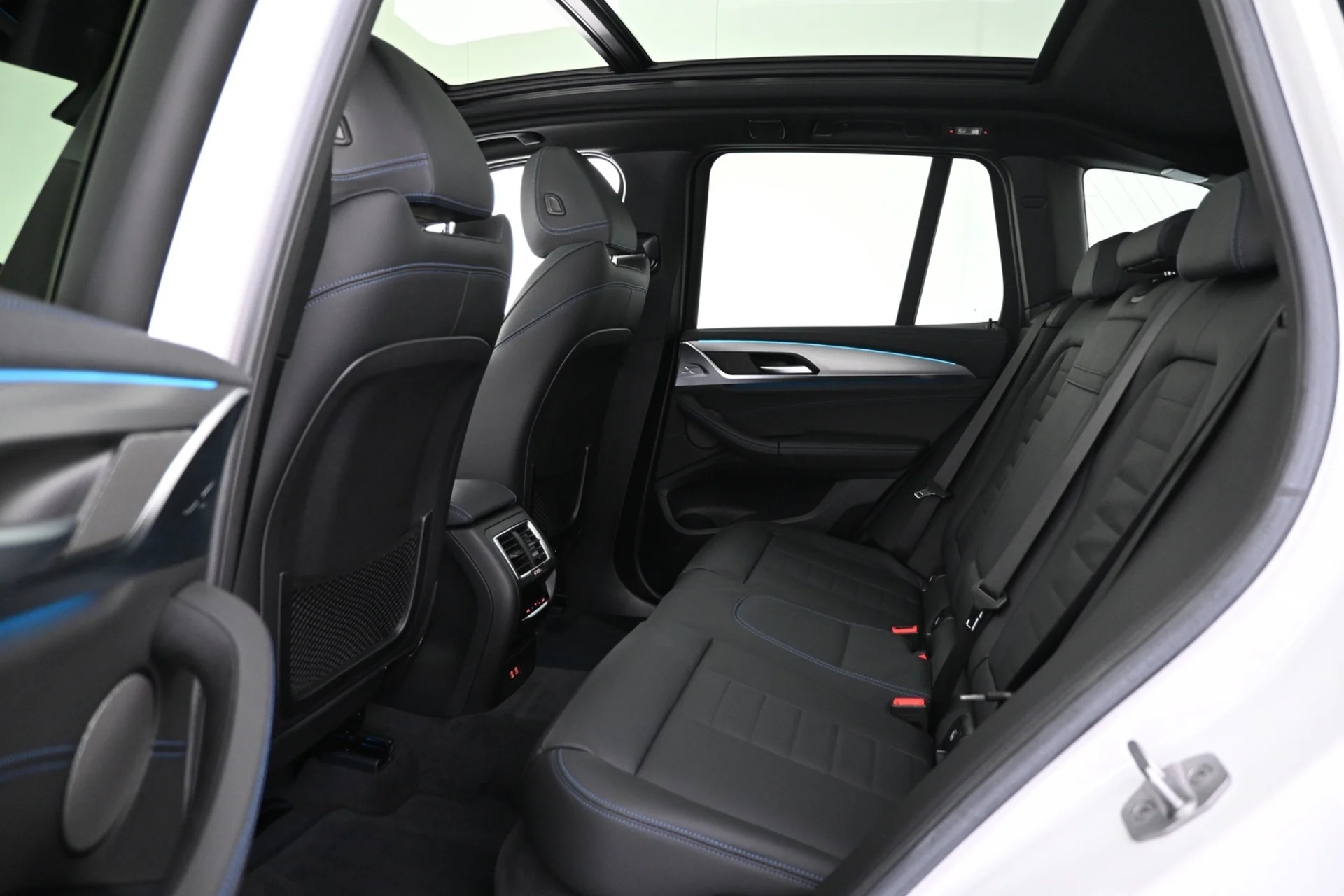 Car Image - 5Y6mhNcFjUHr9Ig45UNBfc