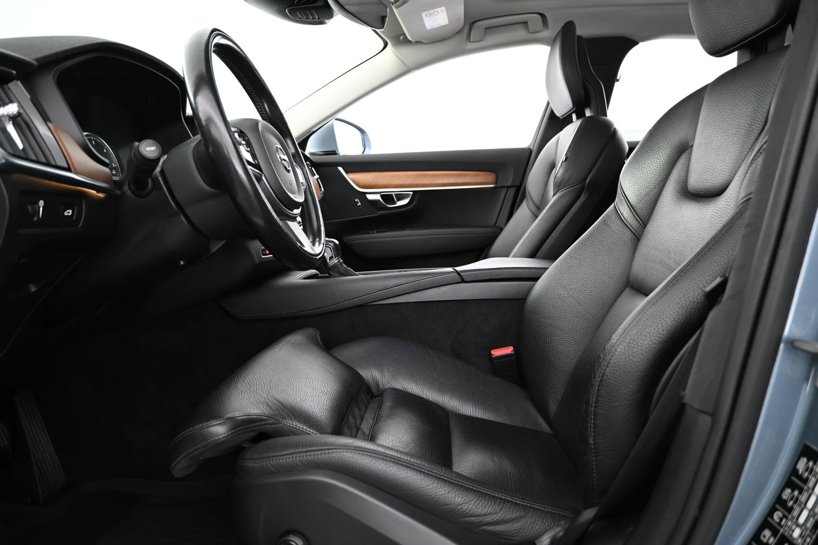 Car Image - 2k5BfeE3dt11duGQhQEwHJ