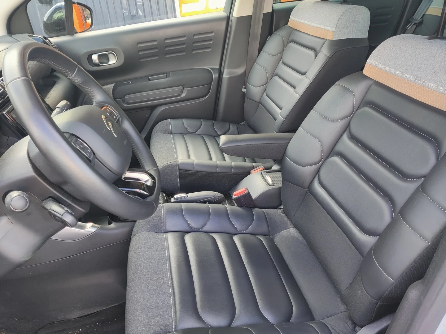 Car Image - 1VHpkU5oBKlw3xGPzK484f