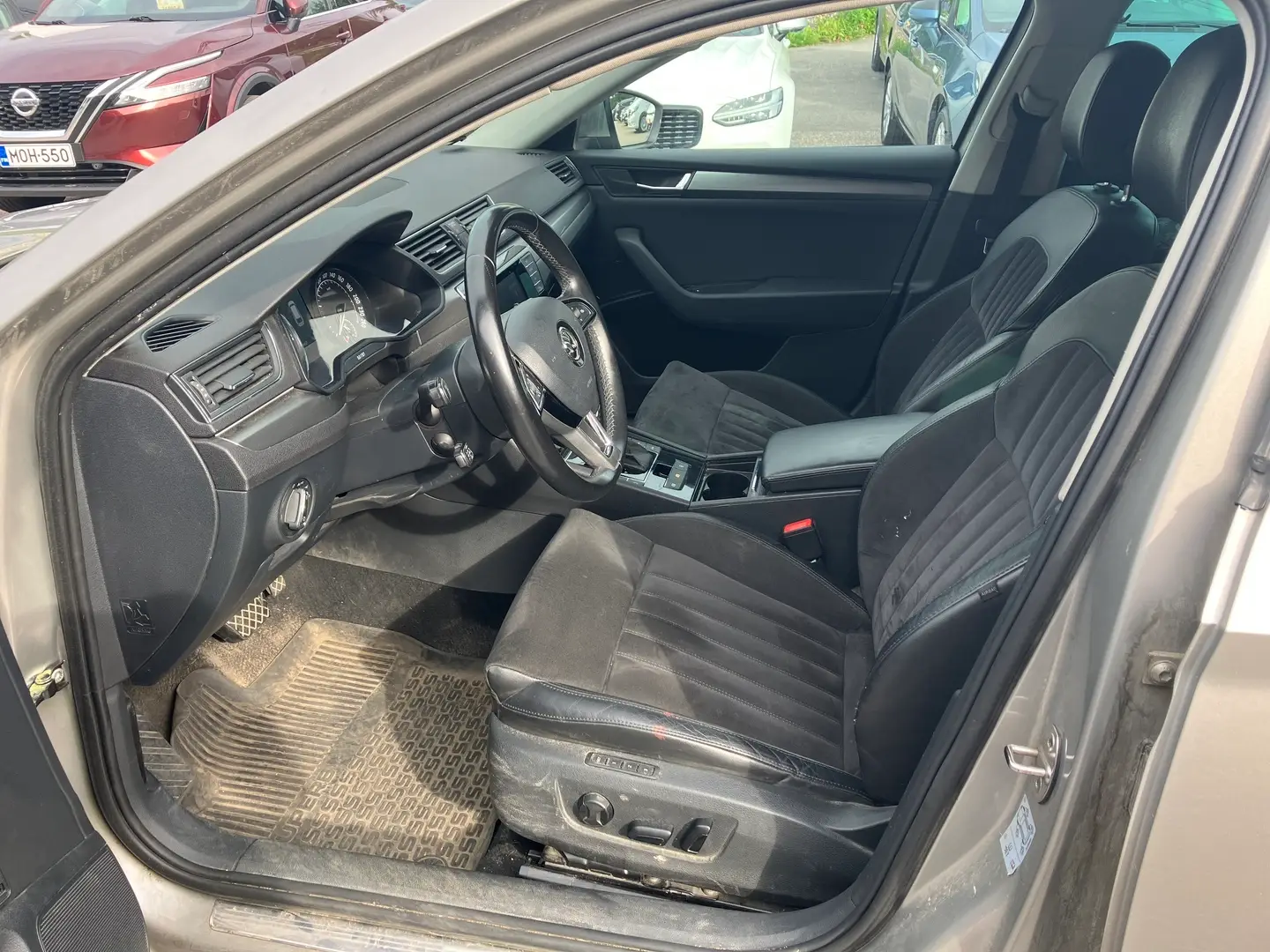 Car Image - 5RikyKC4zZSYWyjH7PPVjT