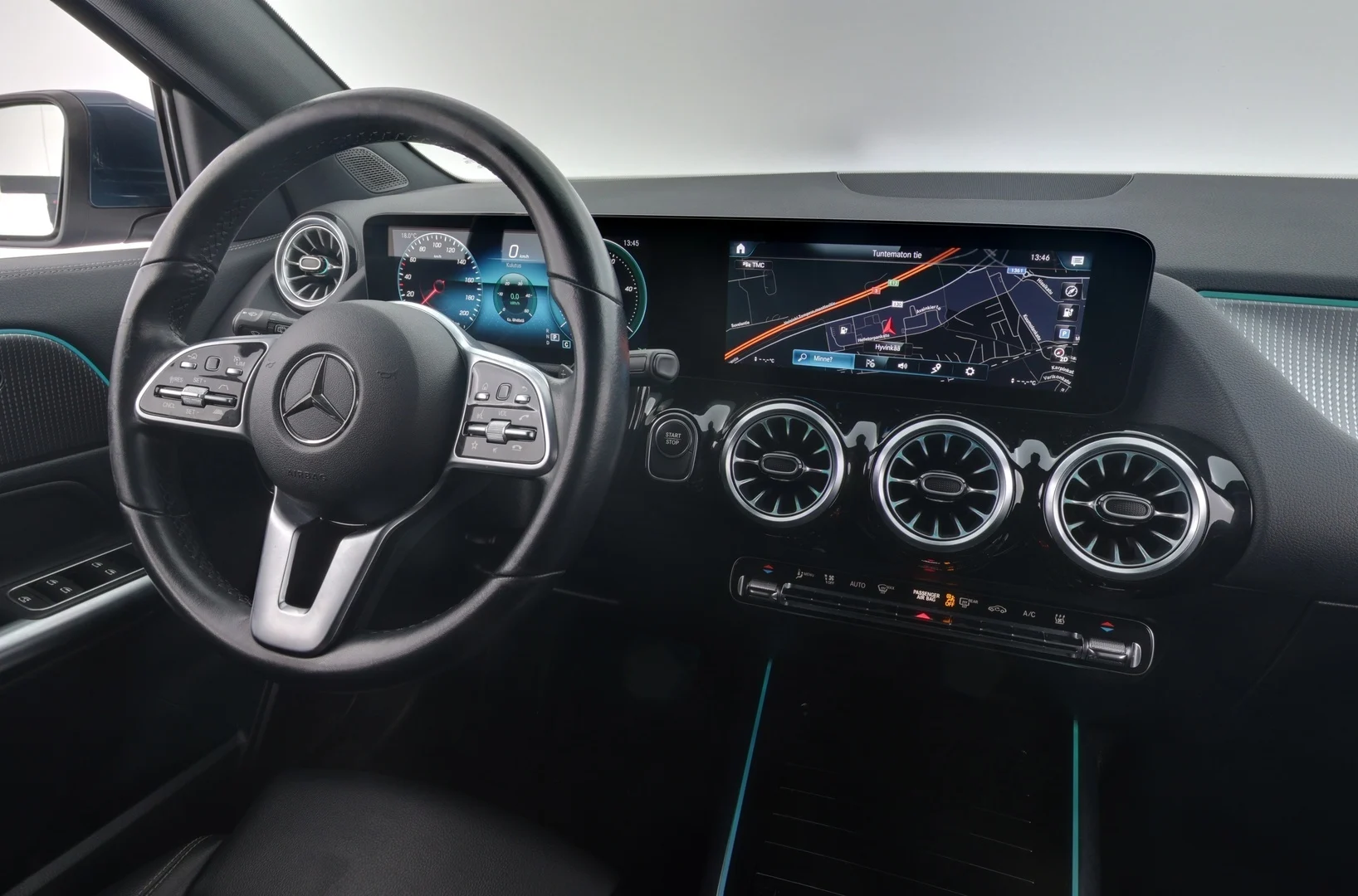 Car Image - 2T7IF9oAU3XIHAlm3c95wI