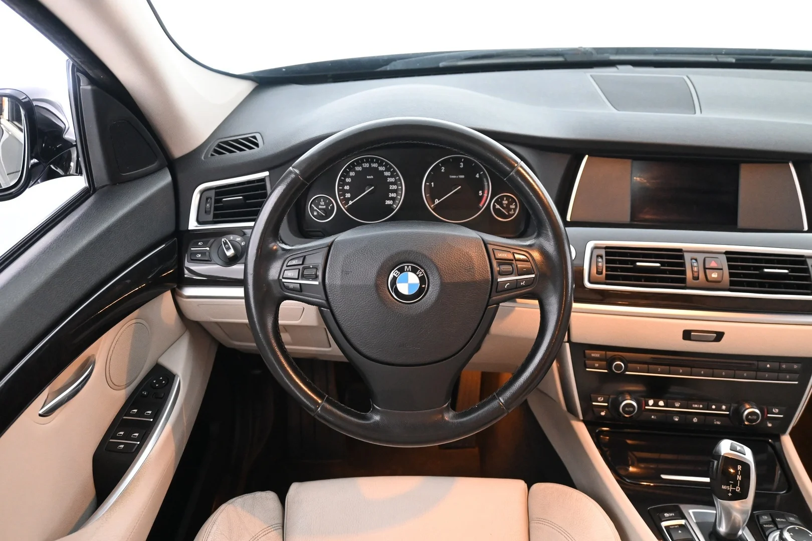 Car Image - 6Qf41vIDg2UtCgpN4zBA1L