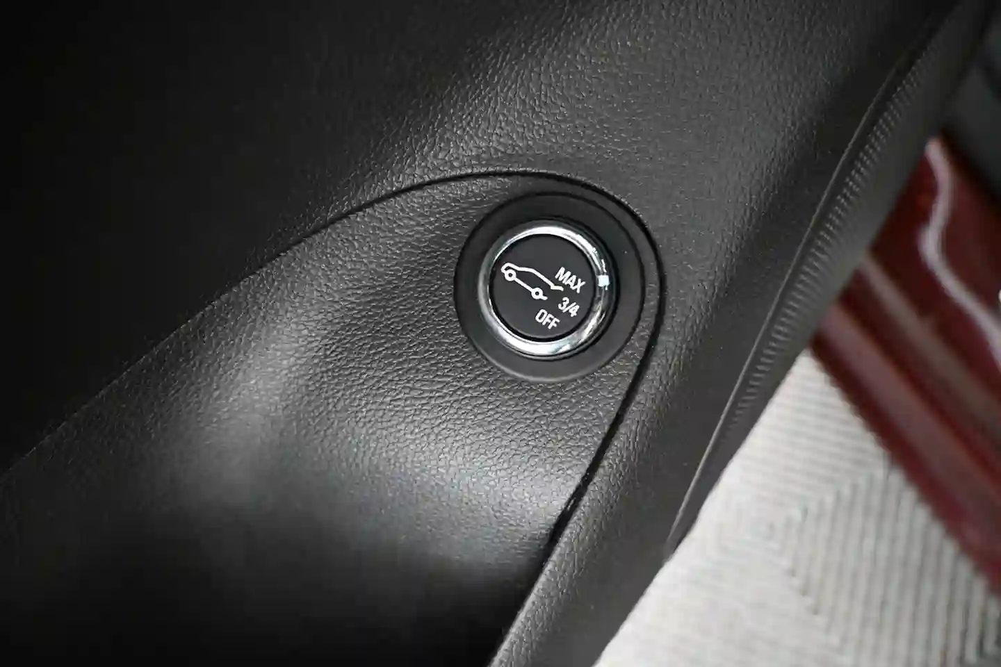 Car Image - 3DMjYhwuPzVpYs0pRgcfFJ