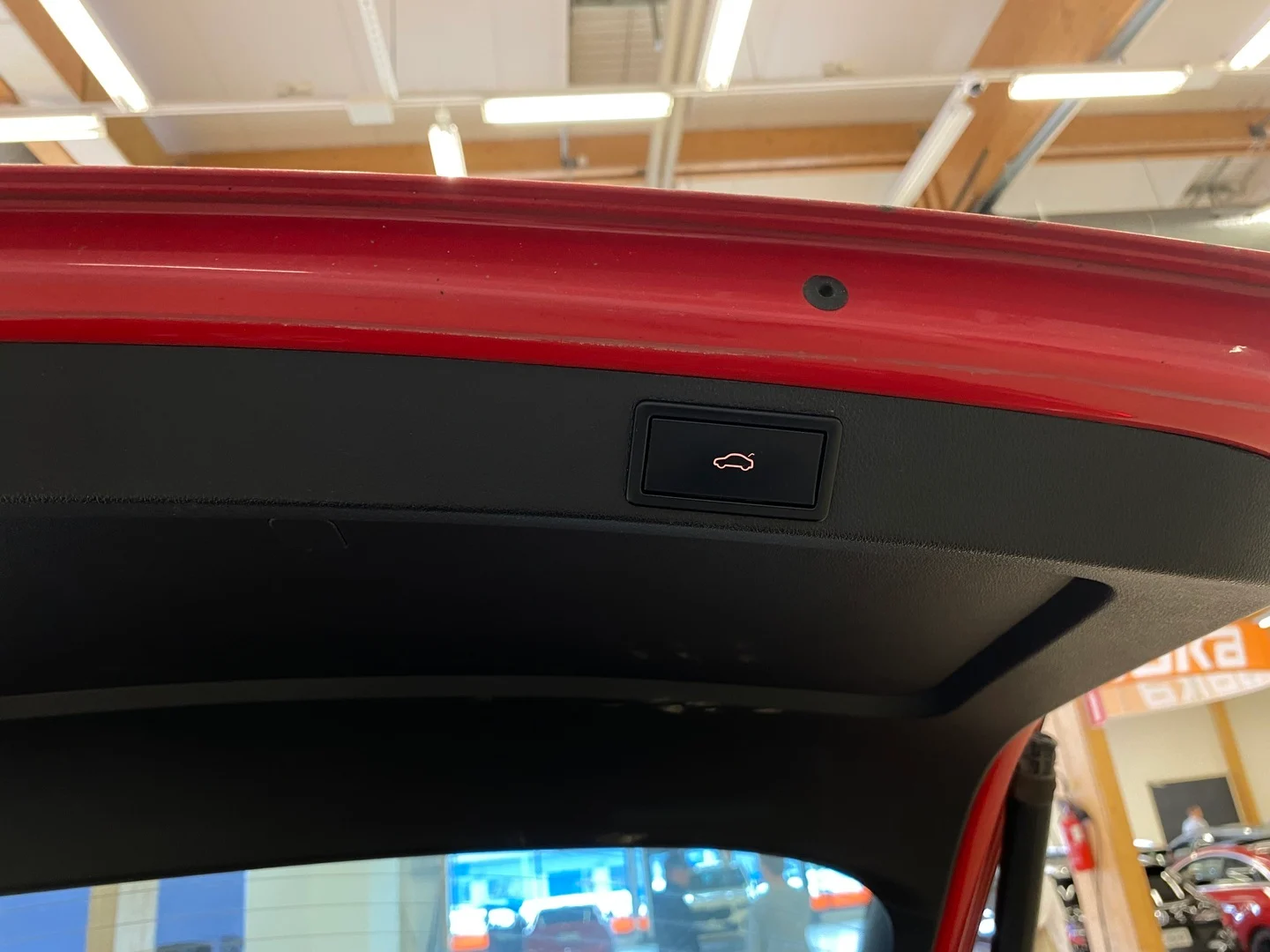 Car Image - 4iMJpscrkhMcuzCYb6c4Hz