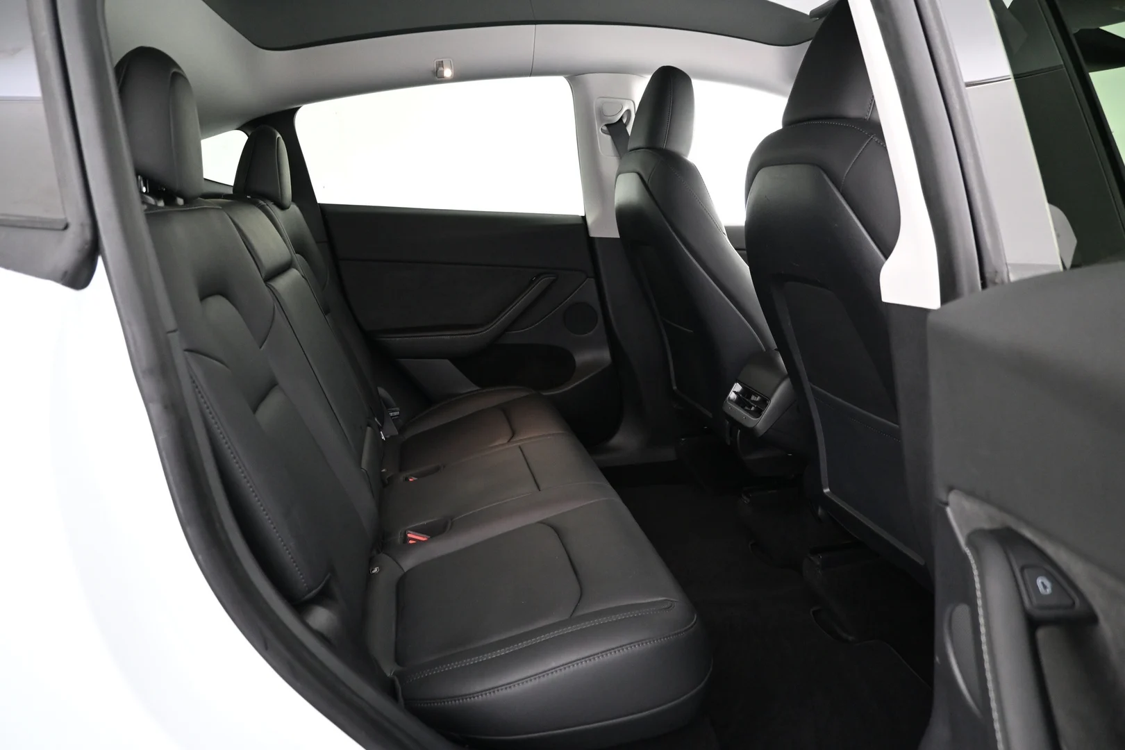 Car Image - 7kG3th3ieoHuUtHv0vzMOk