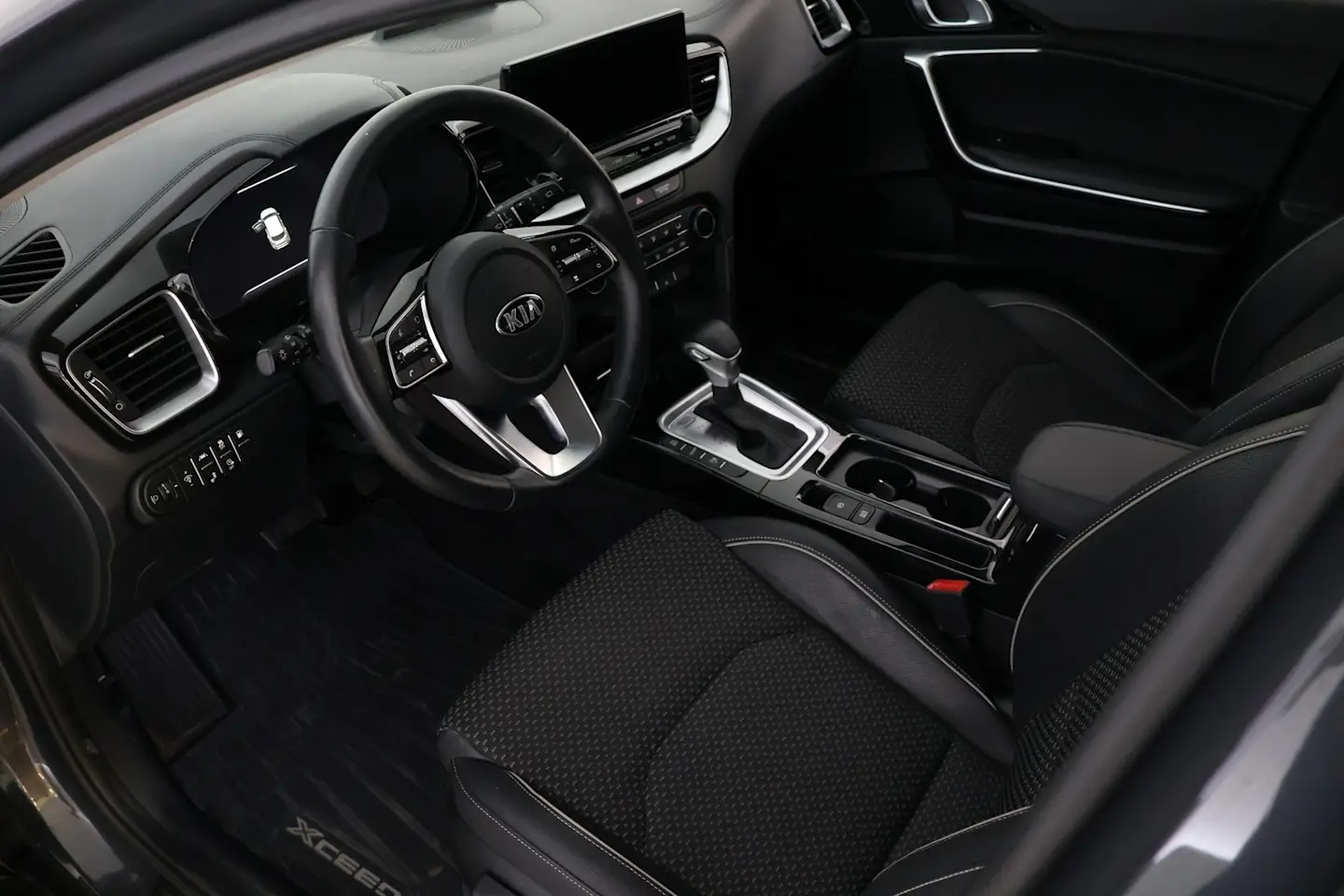 Car Image - 1pq6akW8FnEe32g7gobjtQ
