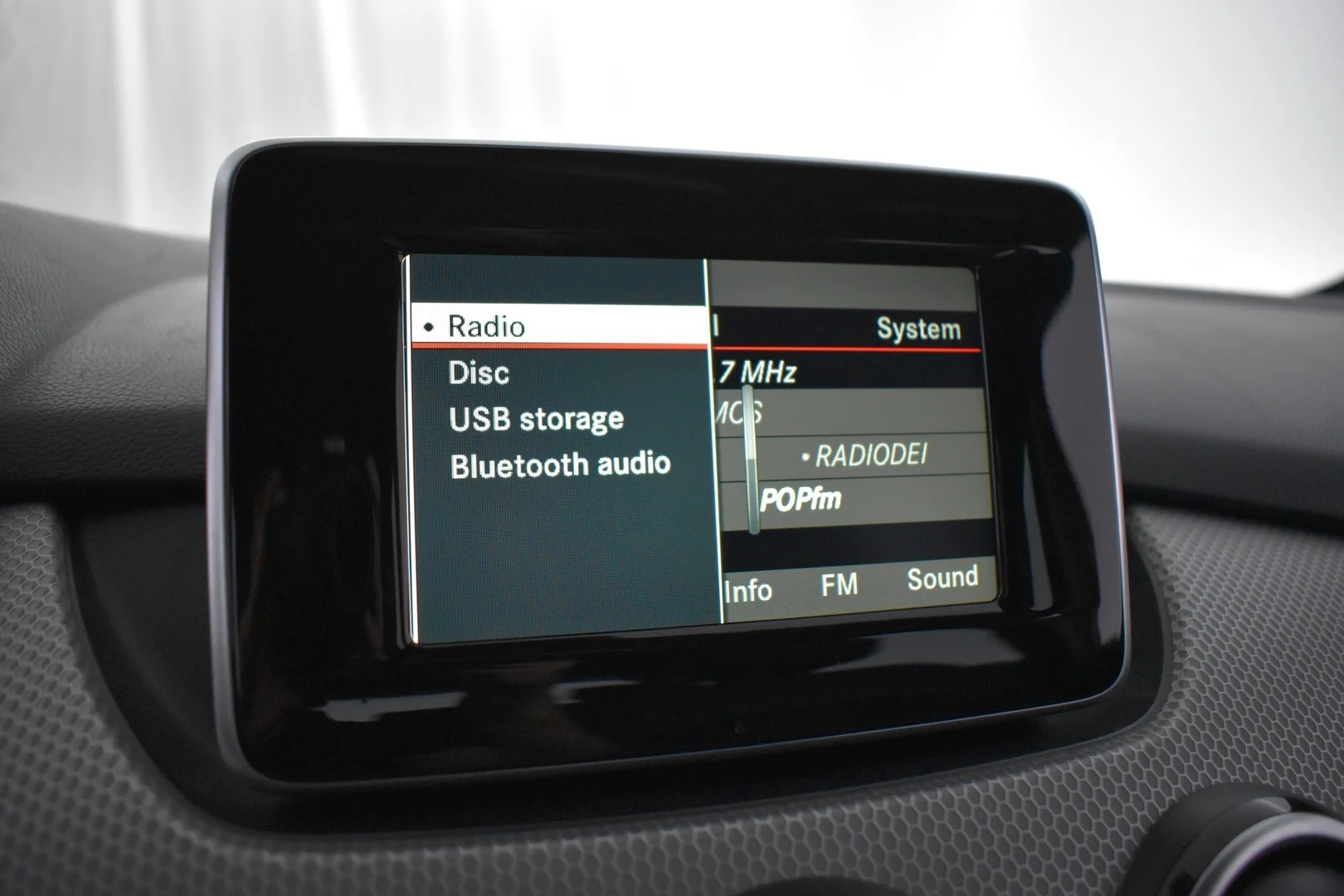 Car Image - 2XCnmGaYiU3Mm8u95nRU7V