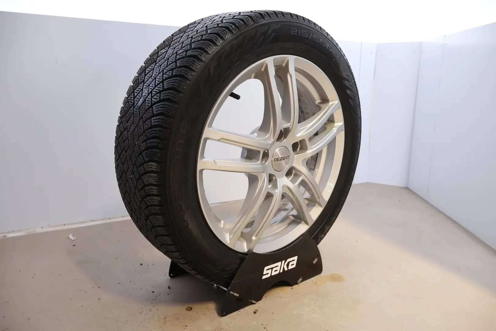 Car Image - chha1U4xxfSk2DhTmcNIB