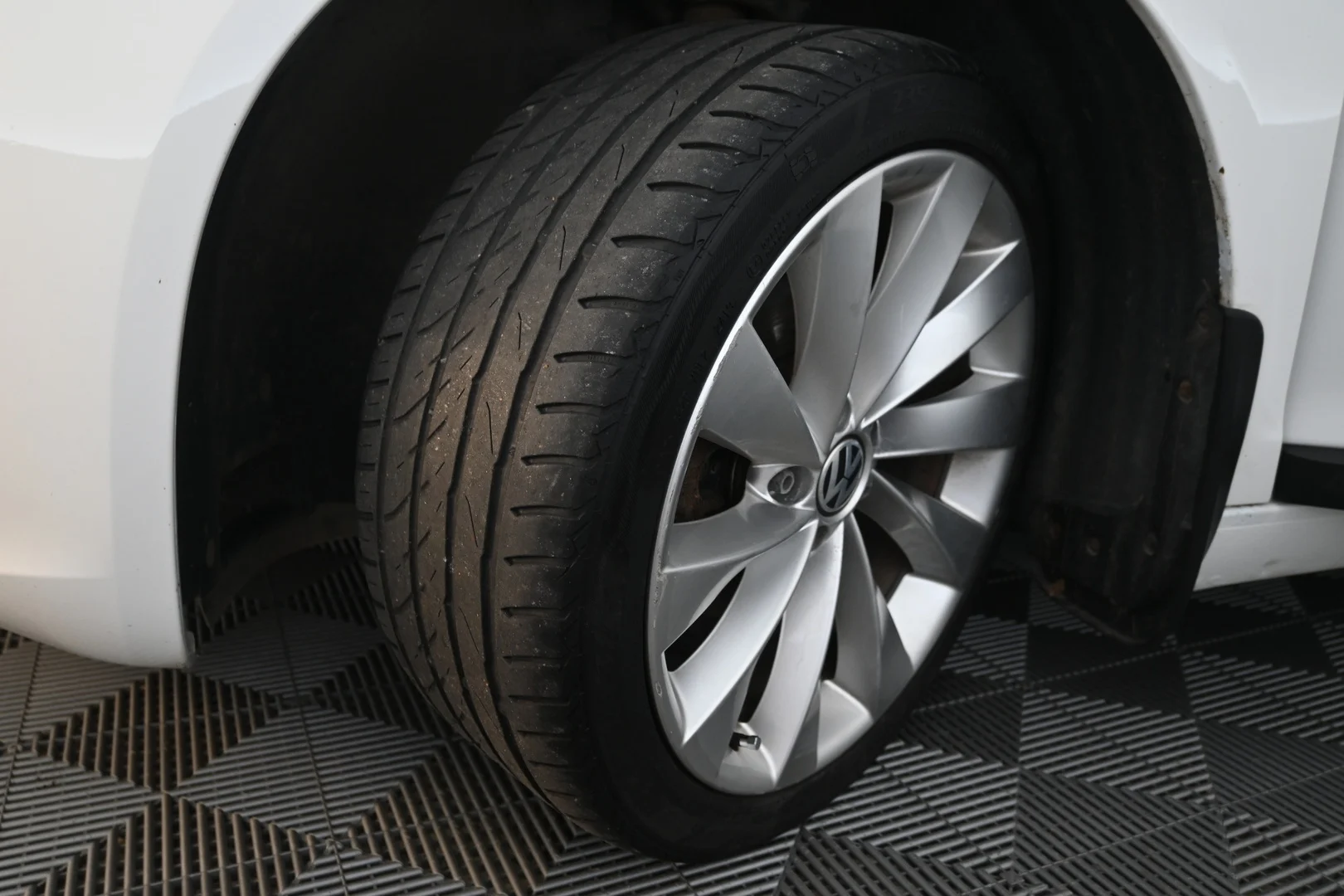Car Image - 124ctiVshlWtMYmzhkcSSb
