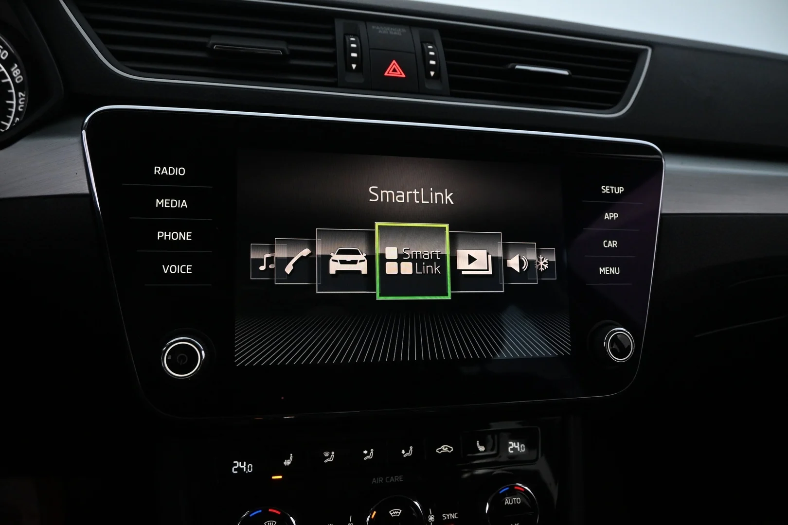Car Image - jED9IBC5cv4NGFKDLZNA2