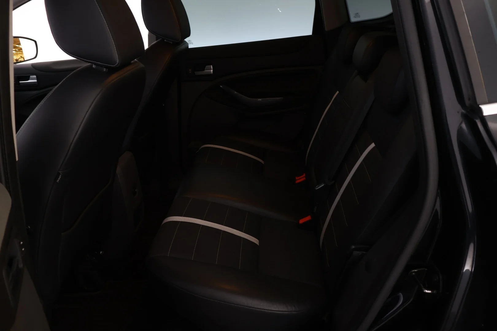 Car Image - 4MROOvRXdu1b3MCxe2aGeo