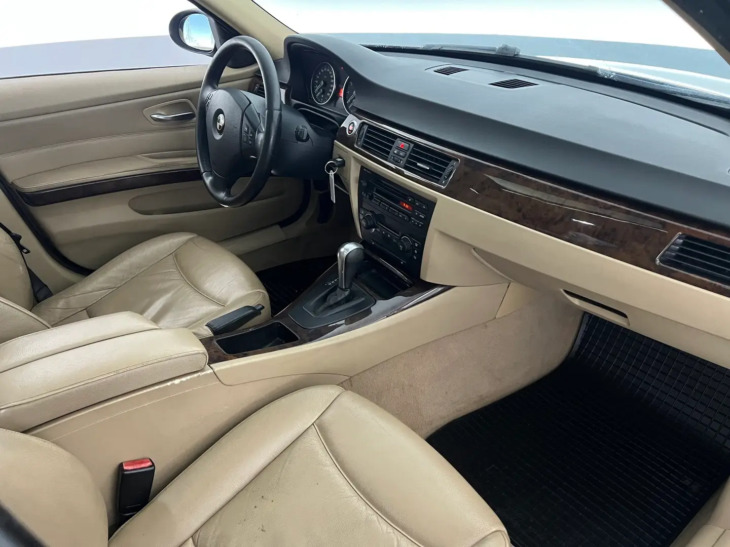 Car Image - 3PHFcUCAKJ716wHjfPtLSs