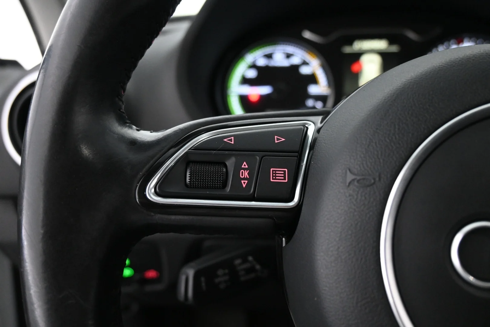 Car Image - 4vKMEcJjngUPCVDwuQT2si