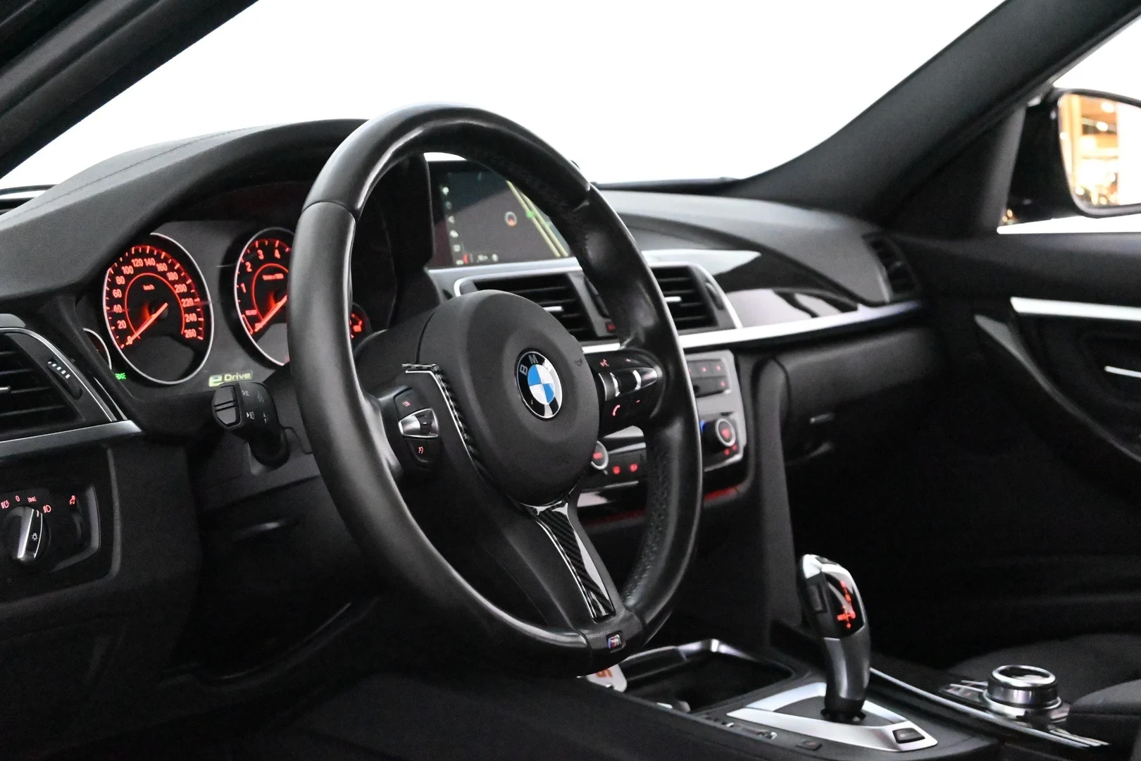 Car Image - 1Hh4QJrGmNWHUKO8SHXXWT