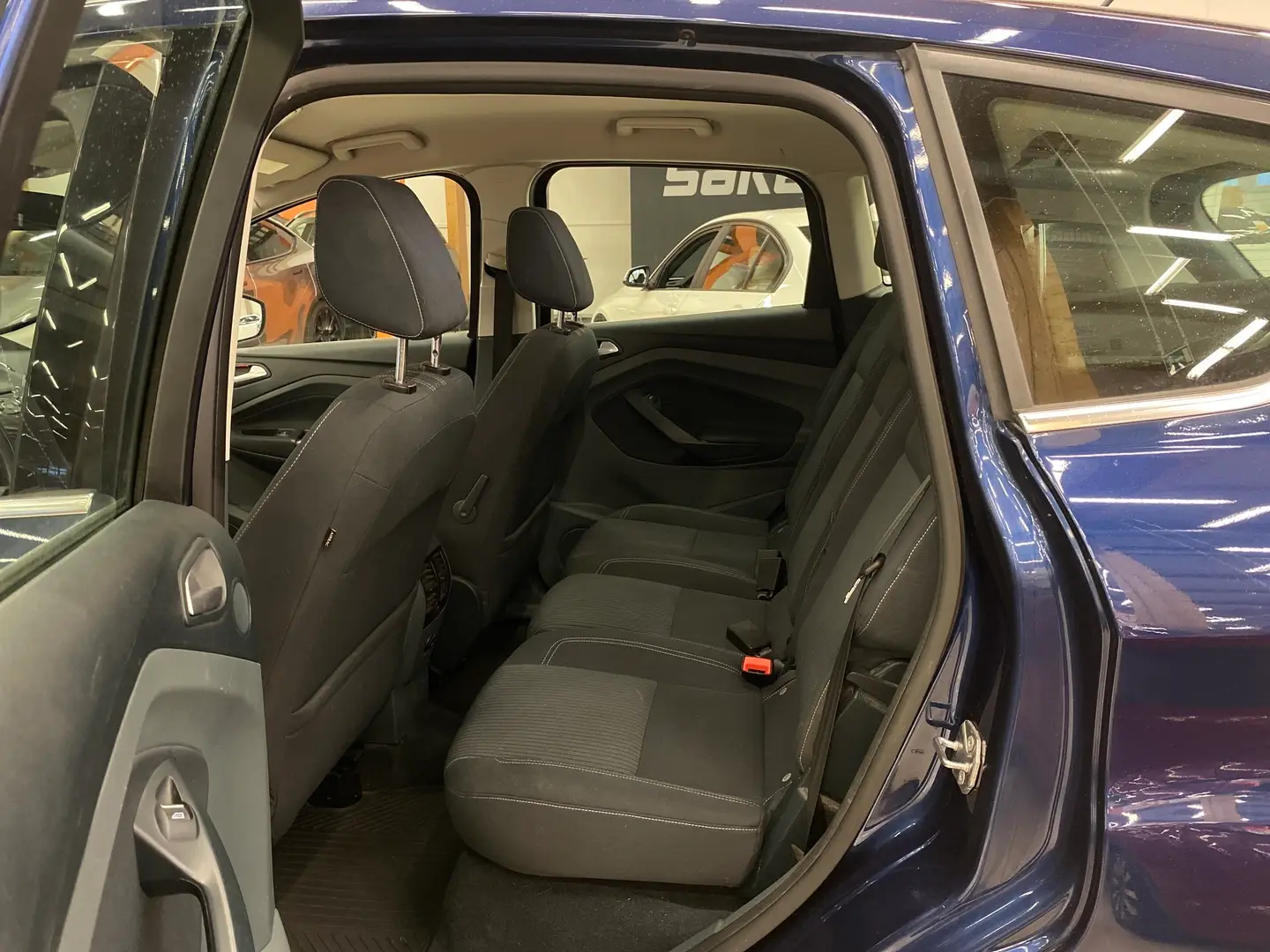 Car Image - 1YPF87xxJ1uHQbJpgtWgm2