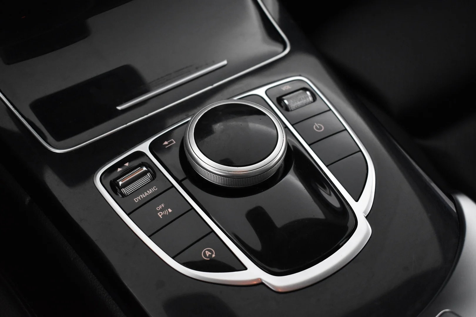 Car Image - 2hTY6Ttc1xEWRav3V1ysR9