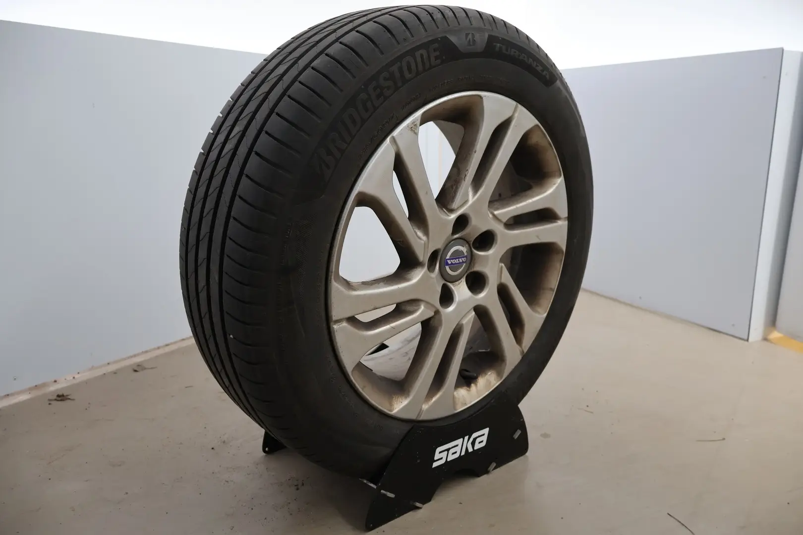Car Image - 6CRqyIO06ZDgjglBHBUc2g