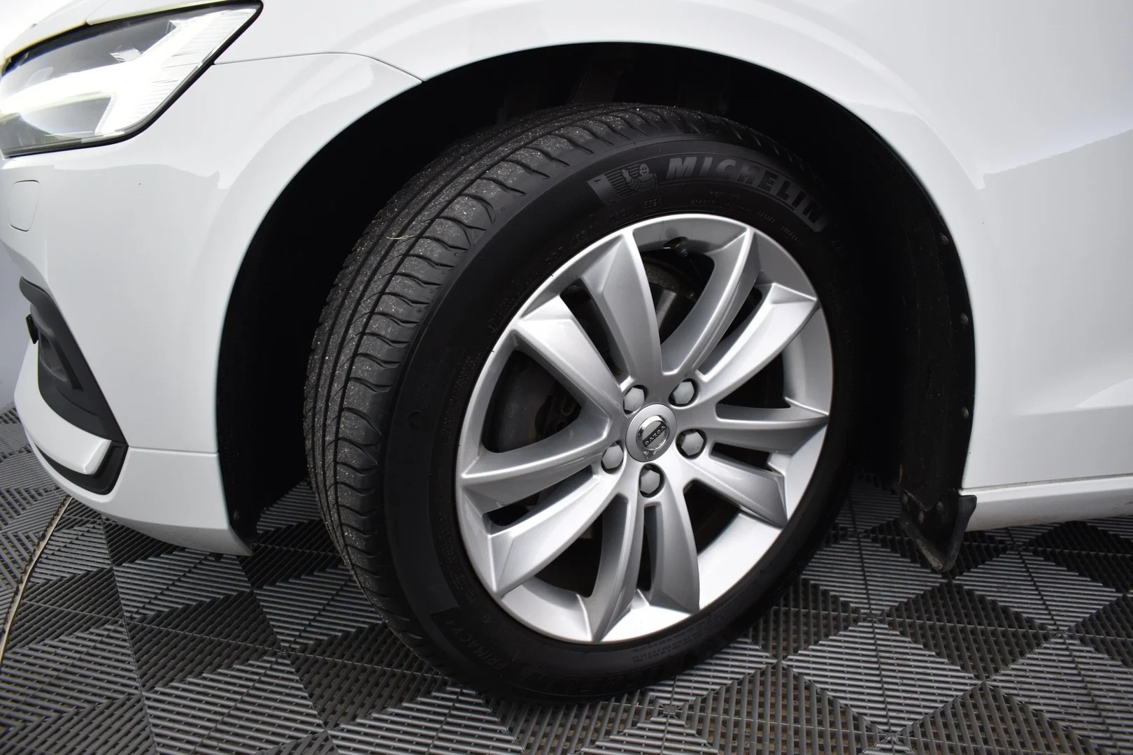 Car Image - 5pN36S9n7BJ4bsQlznTVhp