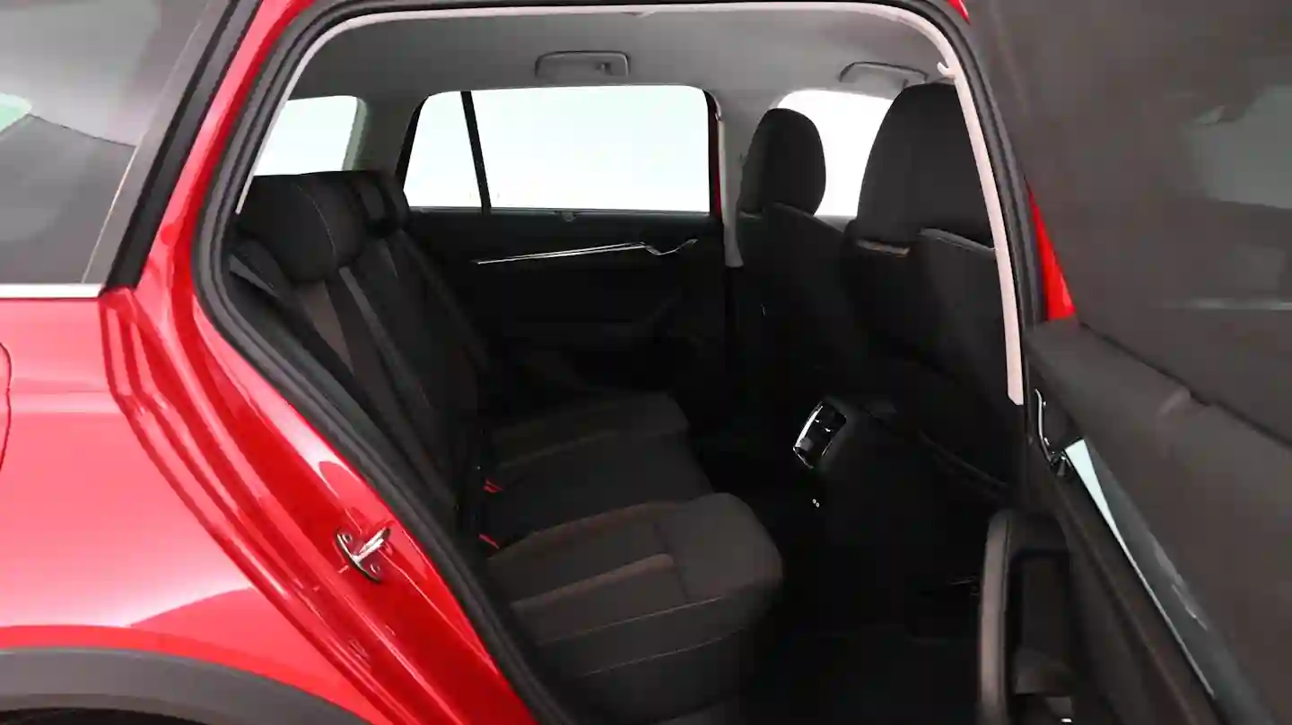 Car Image - 4asvYv8OmEsXSdr0dWaDBl