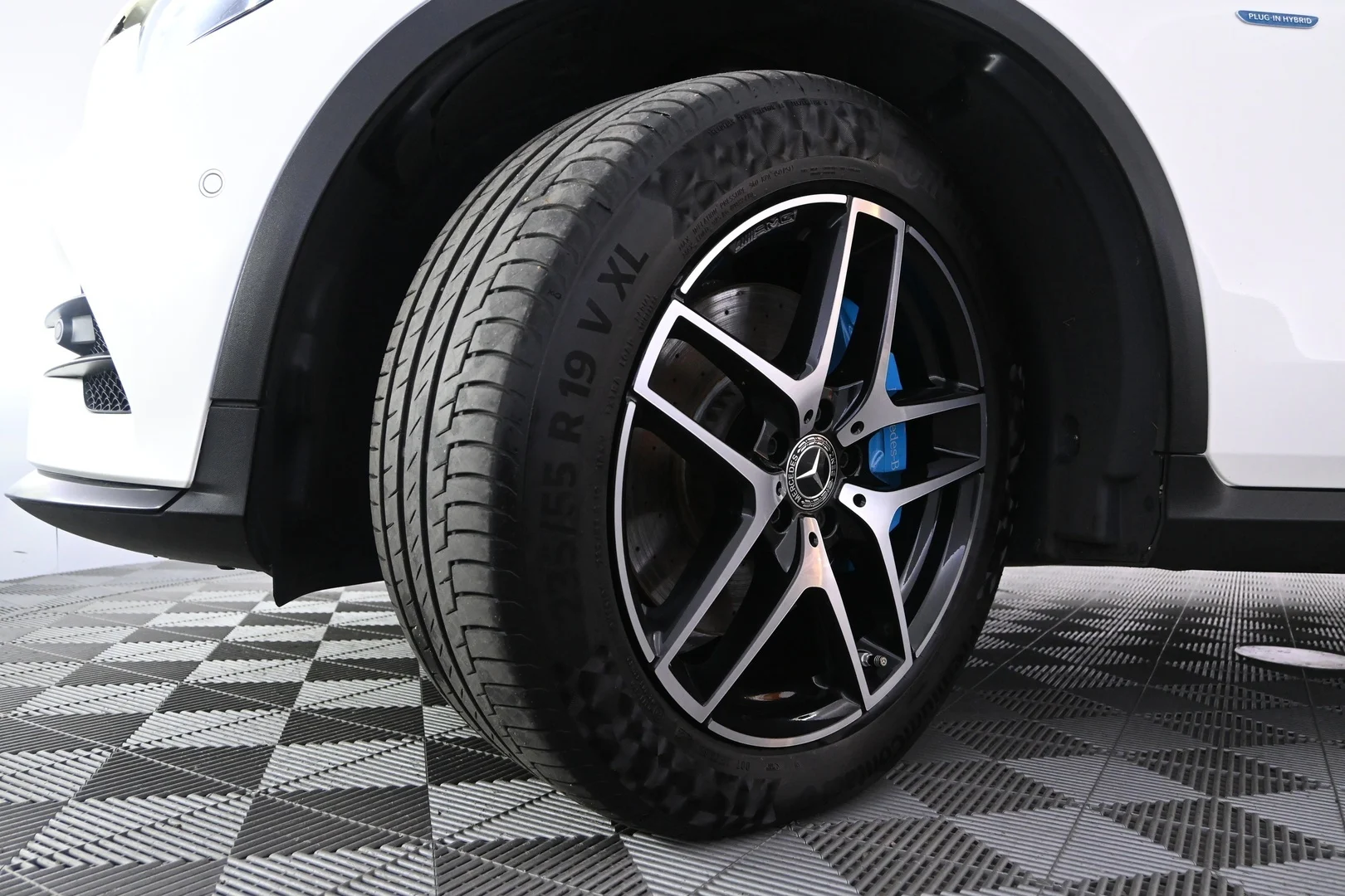 Car Image - 709QXXJAbLGCeKqNQ7FRco