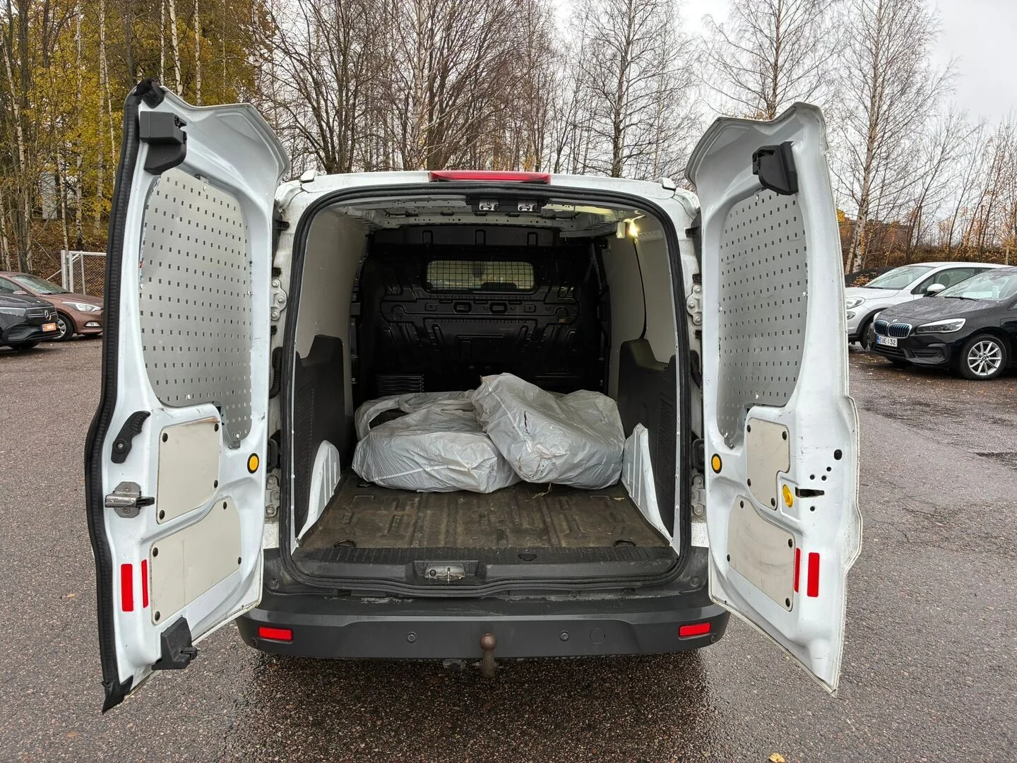 Car Image - 7HZ3e7AZ0PYn86L98dJWB