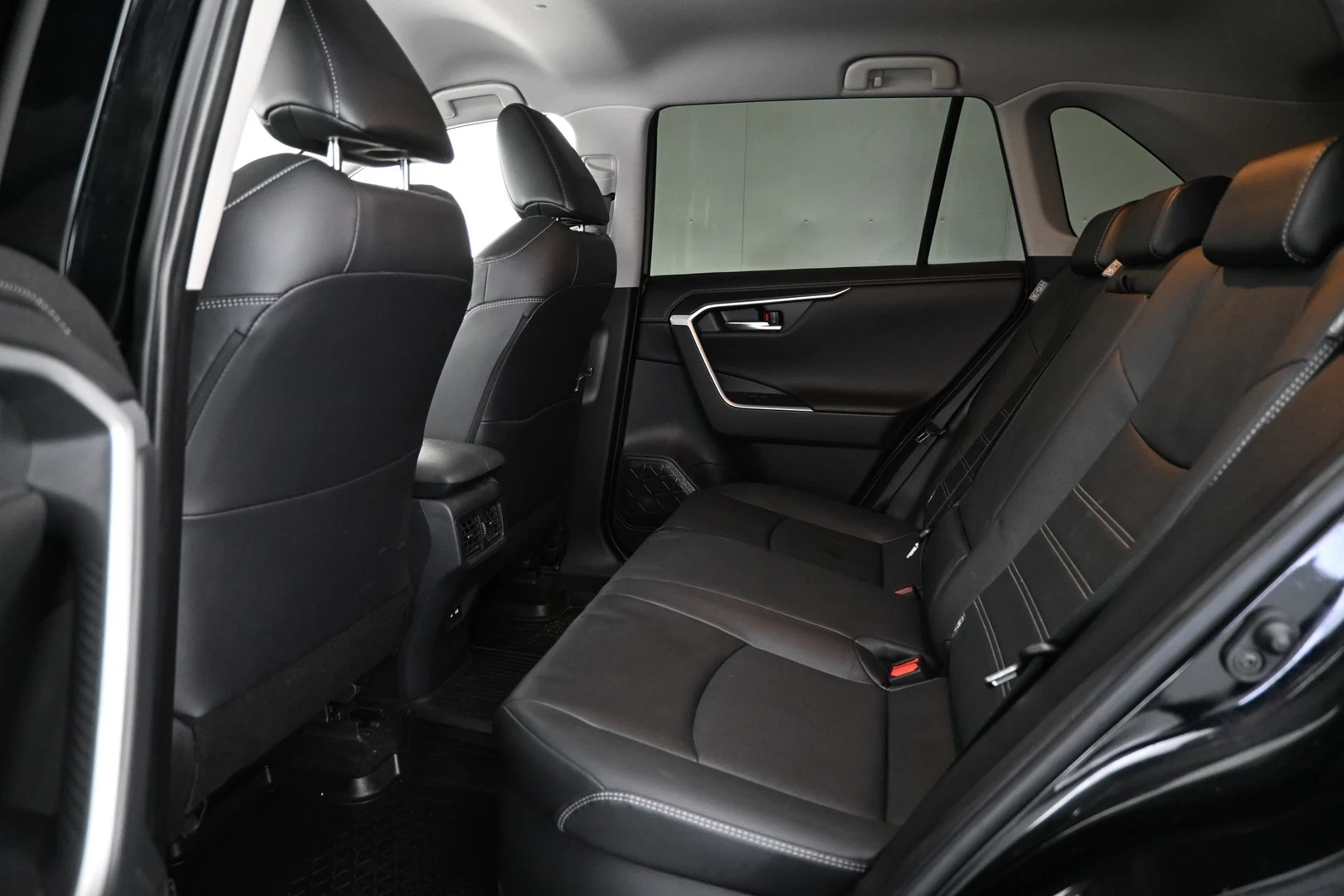 Car Image - 2WxJwRfhqZlhnFwJi2Y3m8