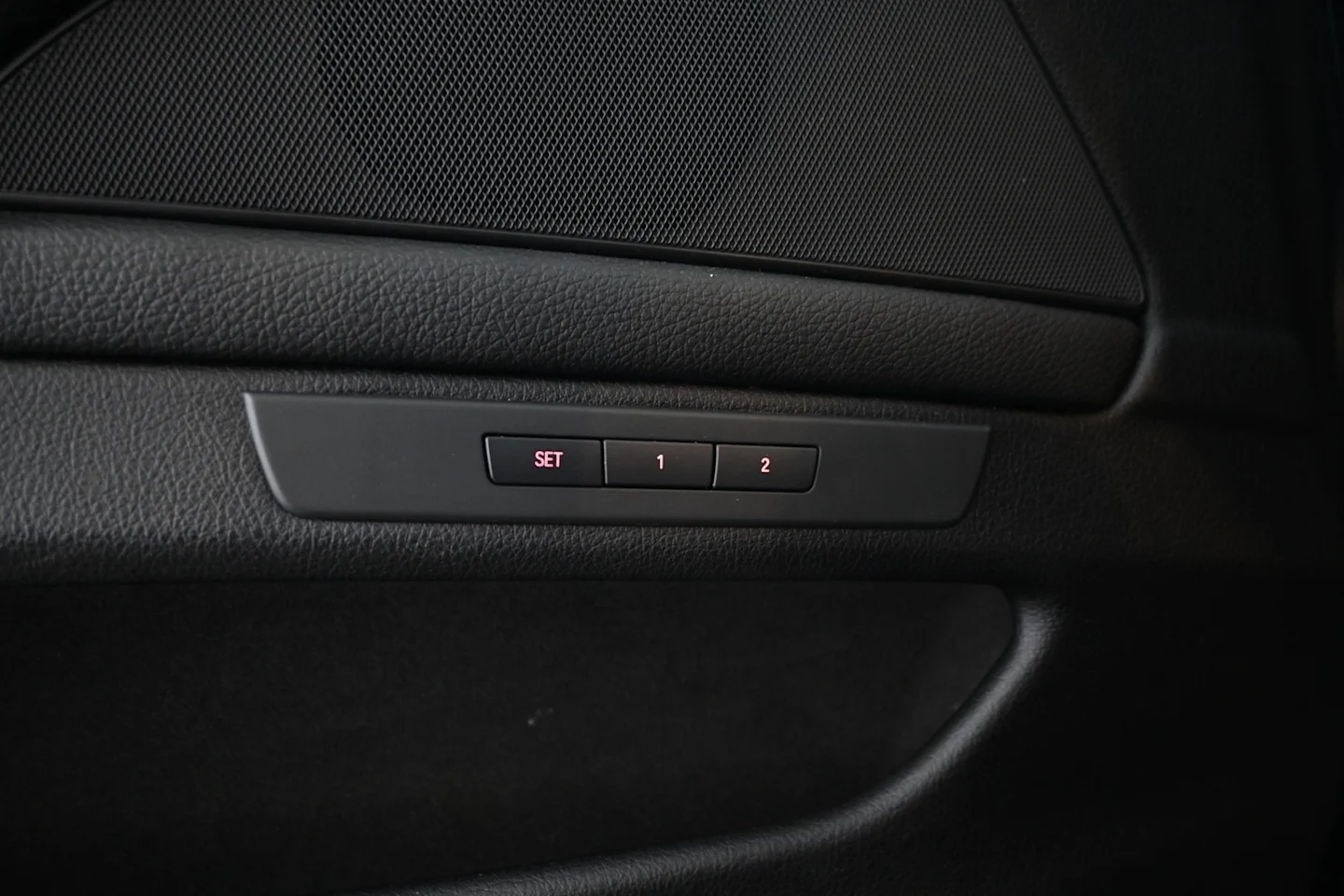 Car Image - 7r9pZni5Zd1iHEk9aHvYr0