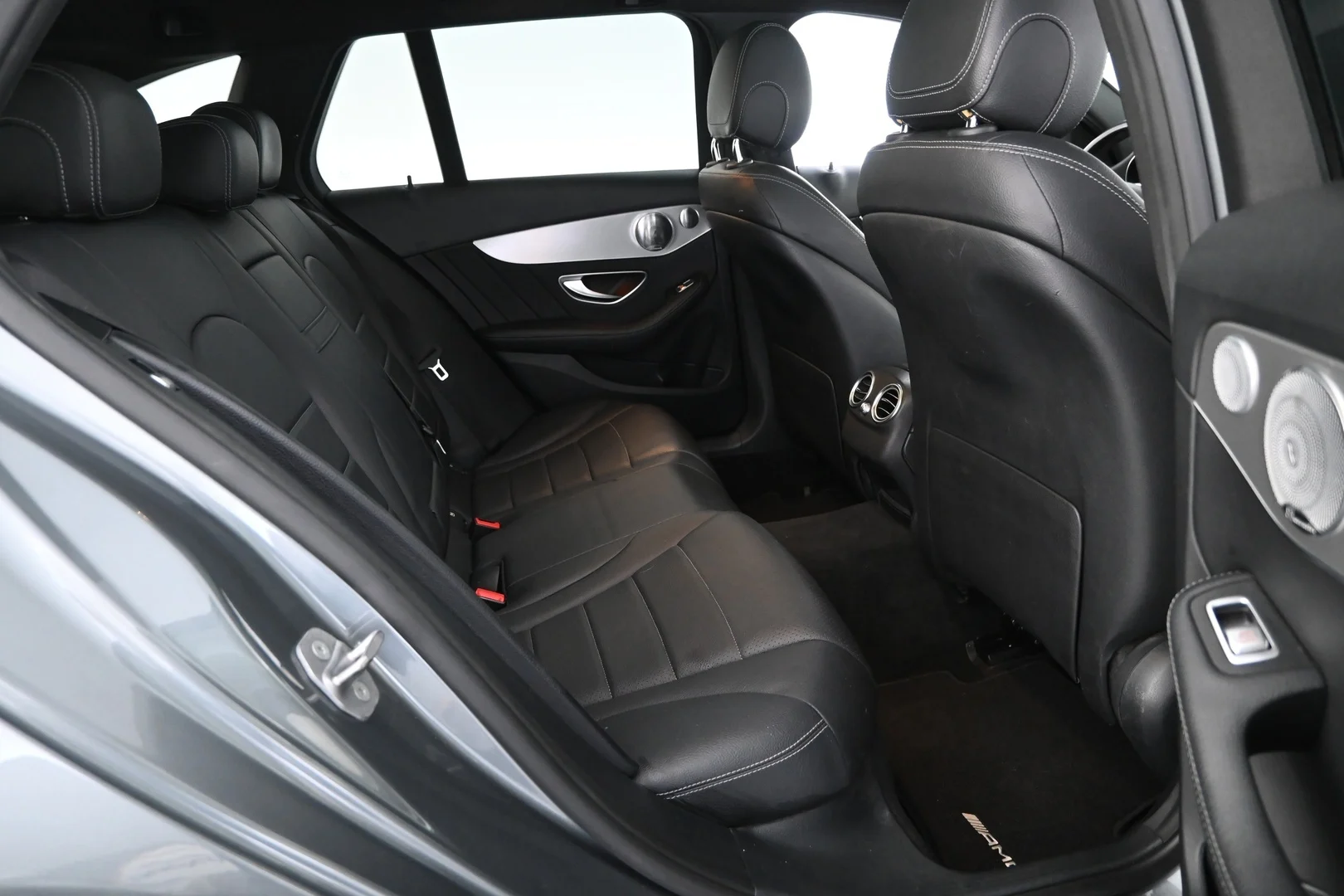 Car Image - 4IMvzRar0qPyUpGA6Ip293