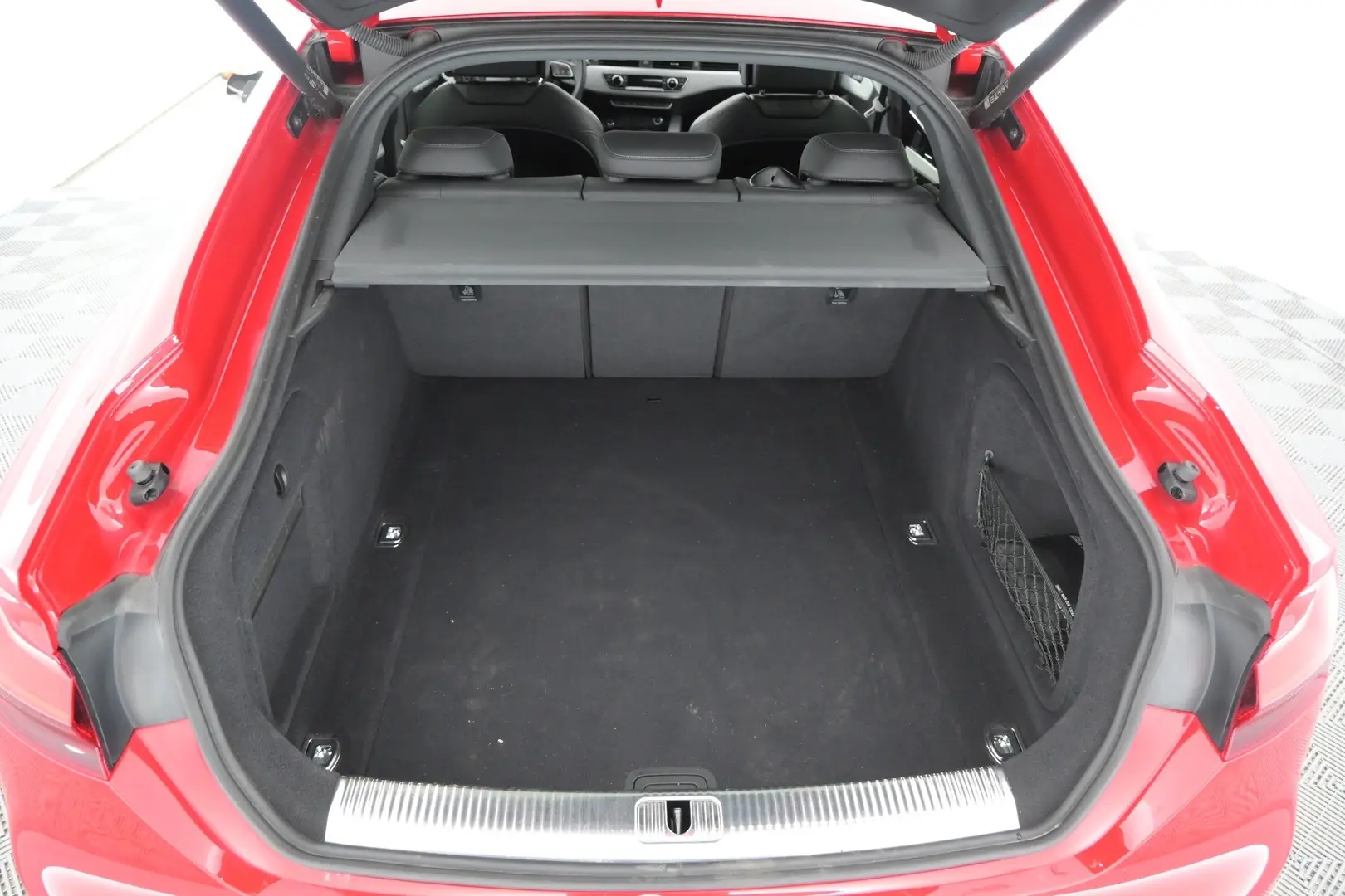 Car Image - 3TiXnLy6w6jK4Dh0HUPRNw