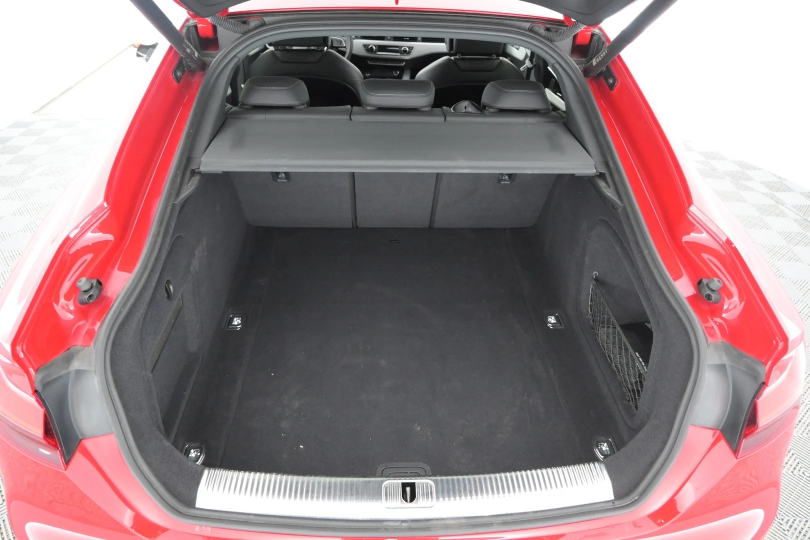 Car Image - 3TiXnLy6w6jK4Dh0HUPRNw