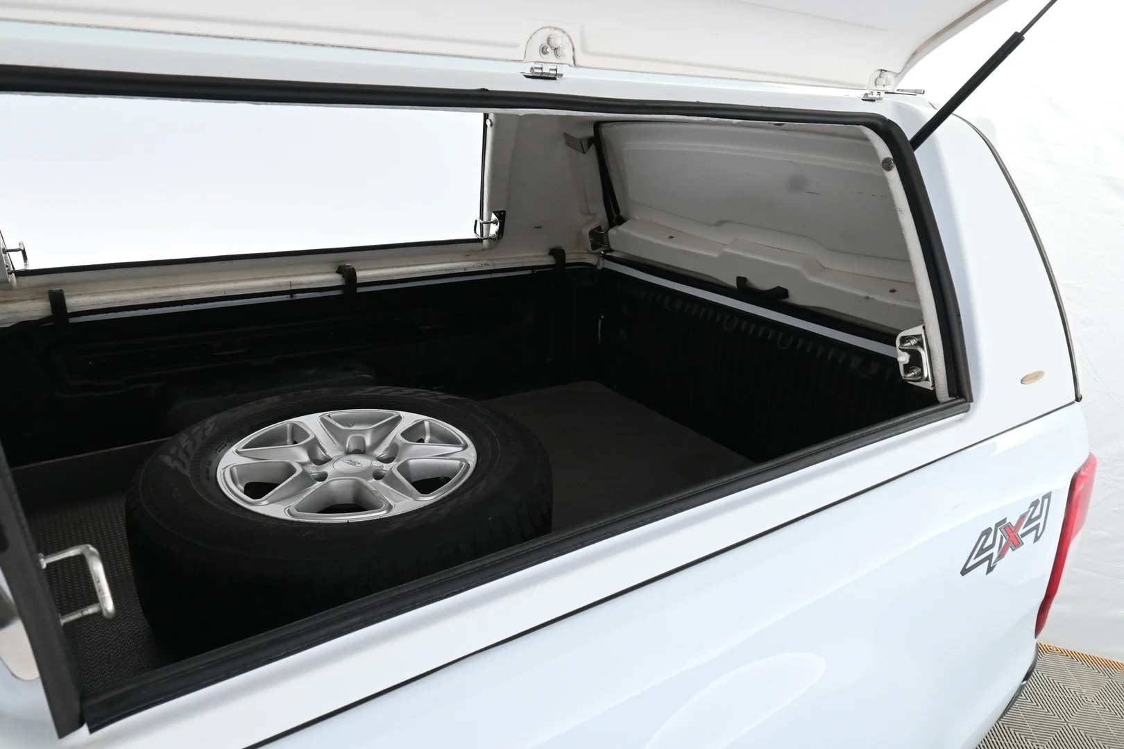Car Image - 1M2gSHEnkyhXWQ3jFSkHG6