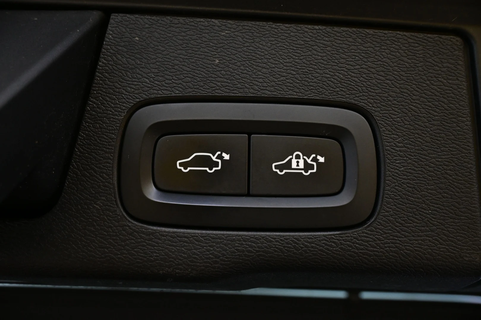 Car Image - 3RqW7m4l2ZwpscenQz5JVK
