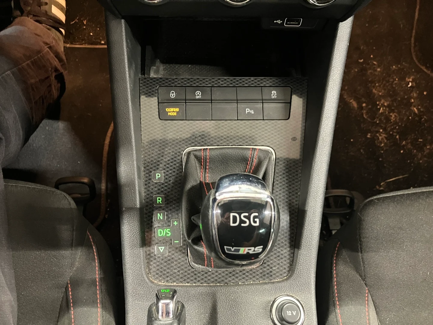 Car Image - 3MqdrCzBAIqpo7xFUzfbzZ