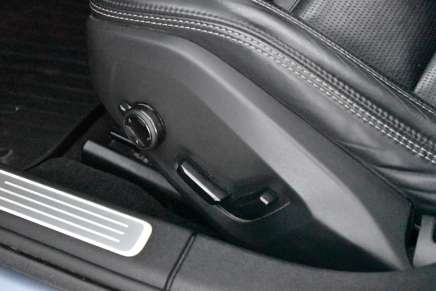 Car Image - 44kxJzRqzvbMQyrDeUxTIZ